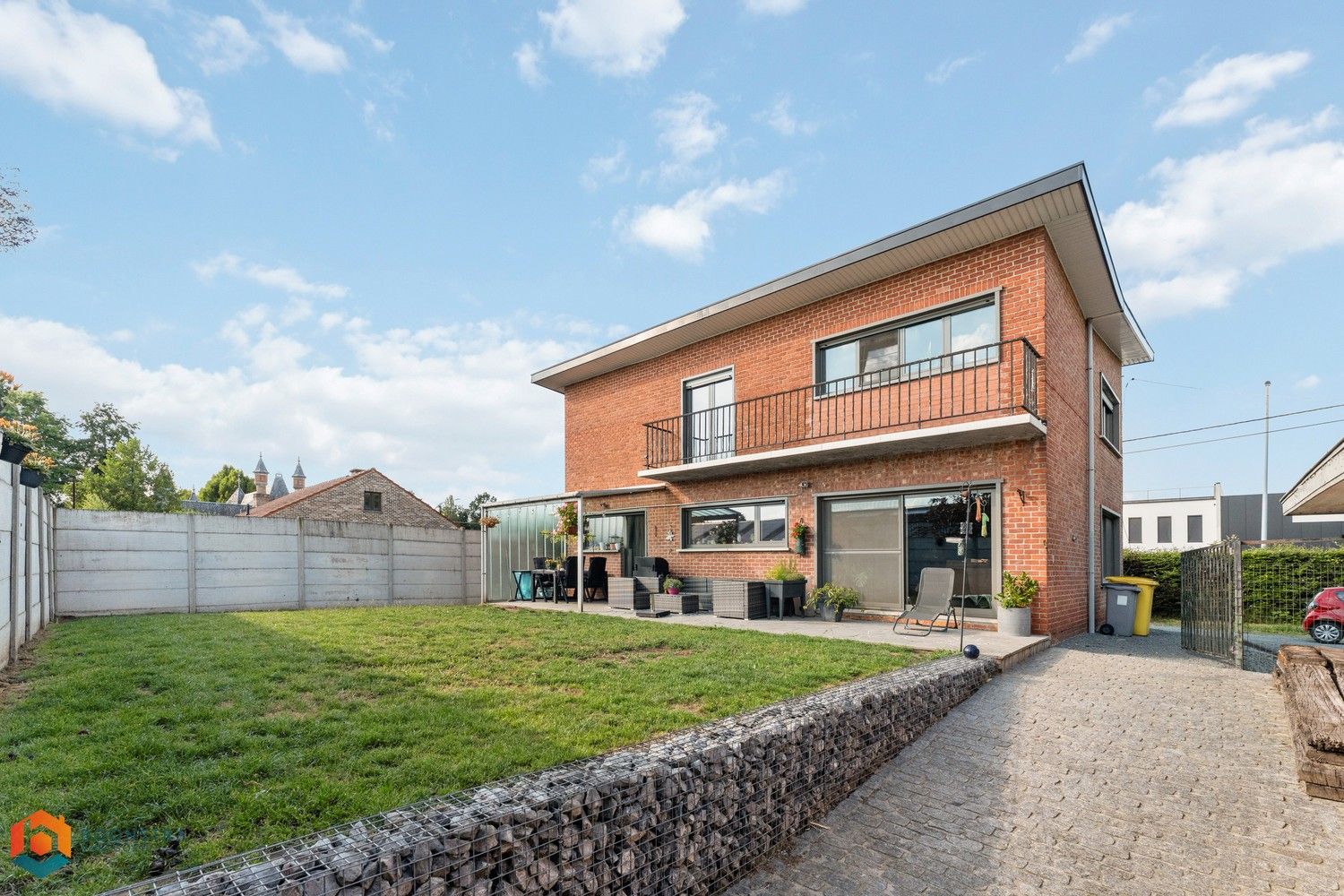 Woonst met zeer ruim magazijn van 1600 m² op een uitstekende locatie foto 16