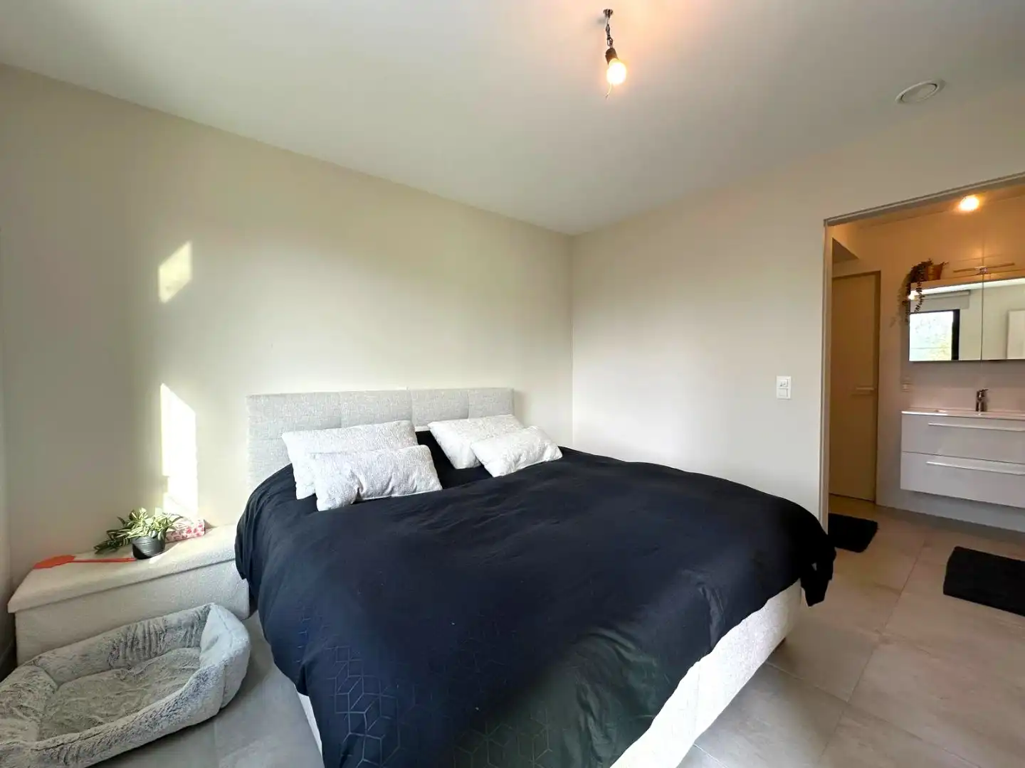Modern appartement op centrale locatie te Sint-Andries foto 8