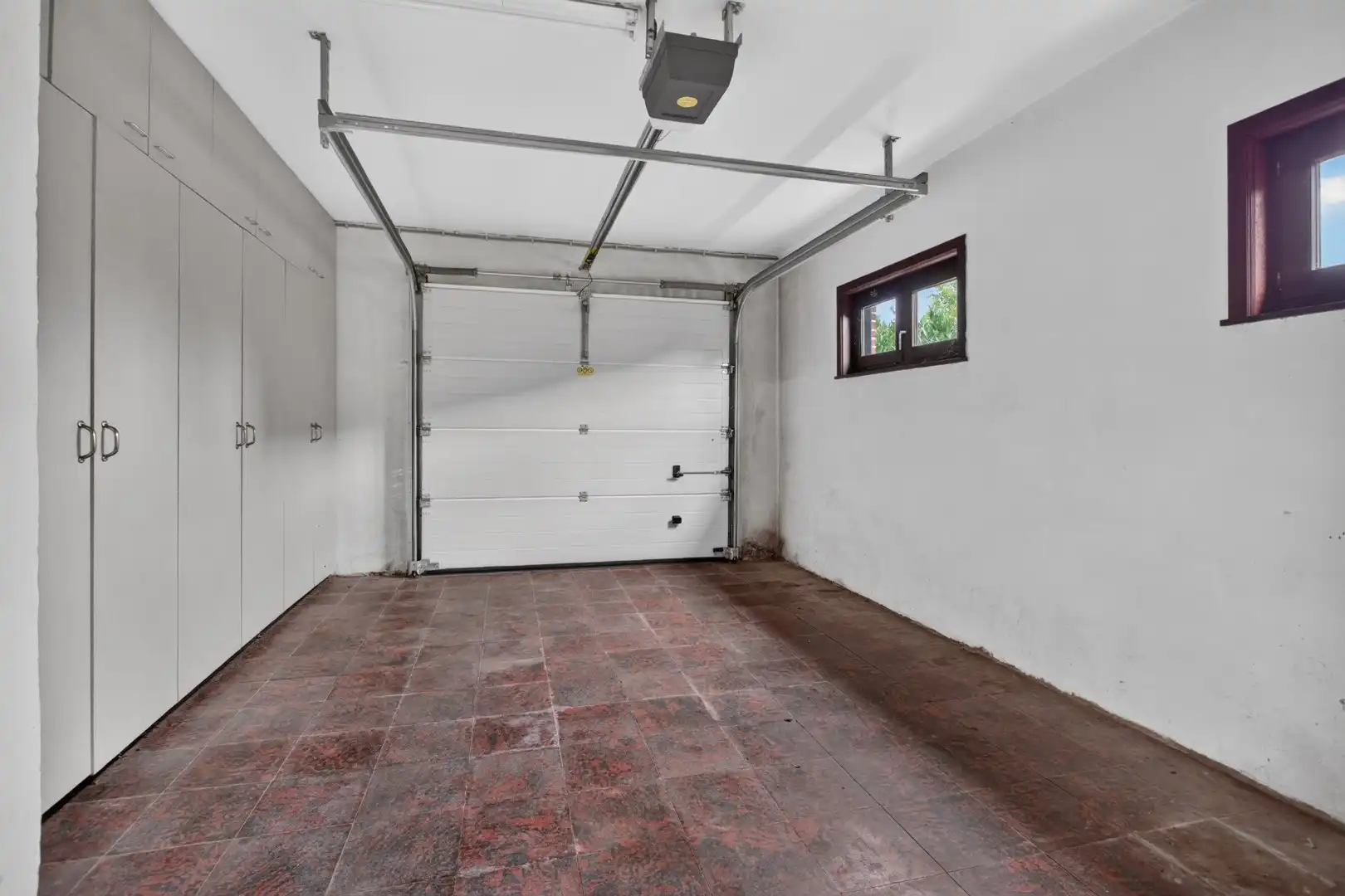 Ruime gezinswoning met 5 slaapkamers op een perceel van 23a 36ca foto 14