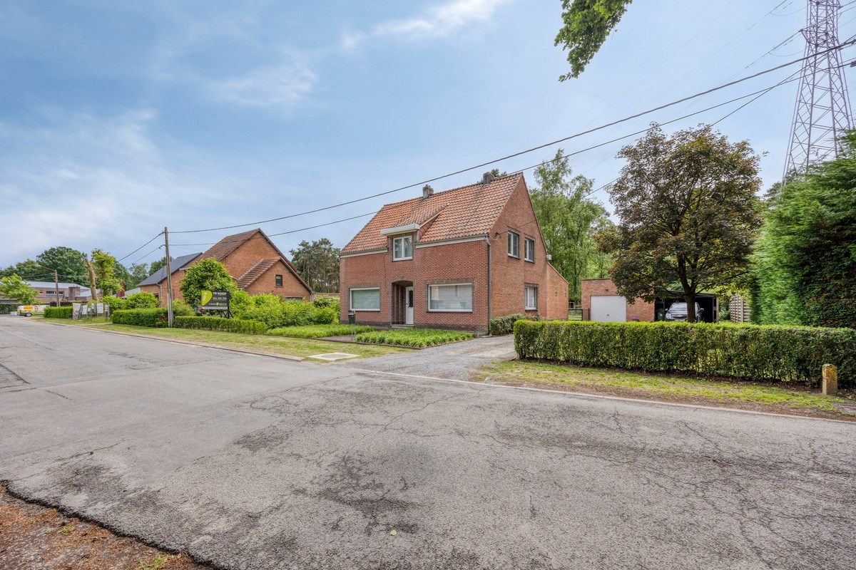 Rustig gelegen woning met oa 4 slpks op een mooi breed perceel van 21 are. foto 38