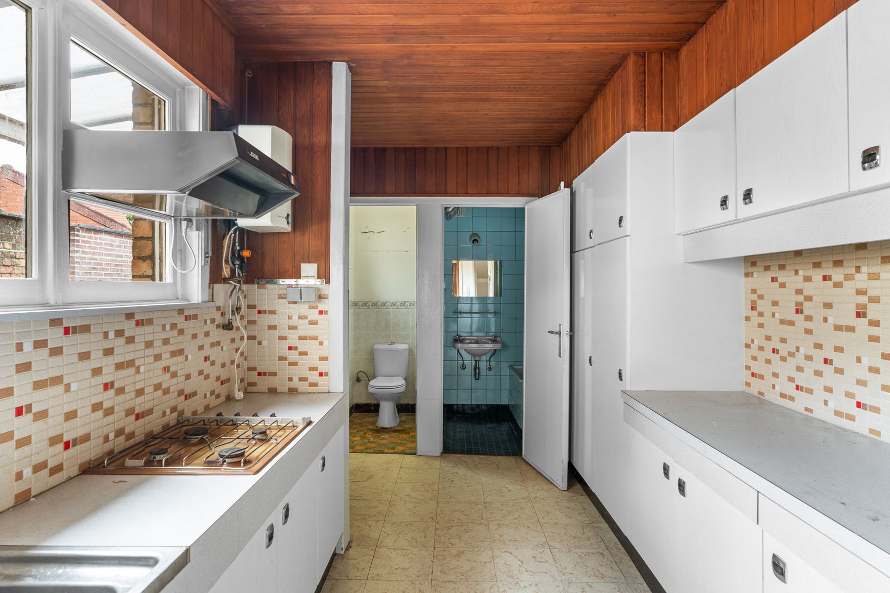 Te renoveren 3 slpk. woning met garage en uitweg foto 9