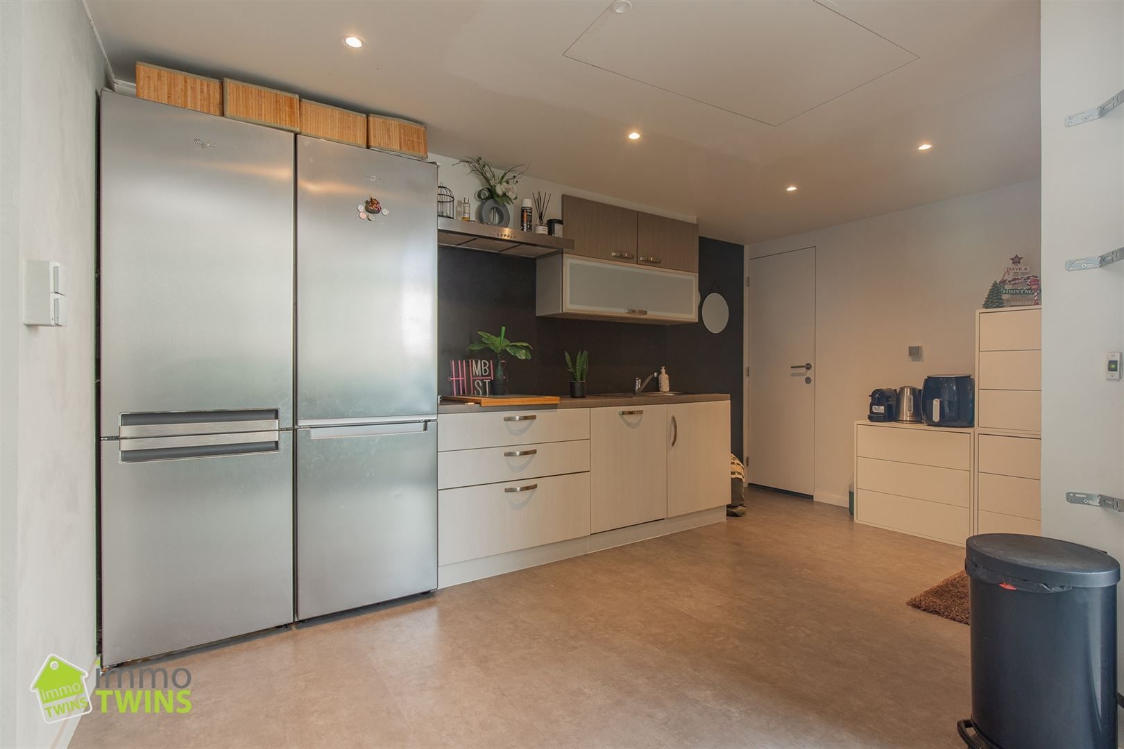 Gerenoveerde woning met loods, oprit en tuin te Grembergen foto 11