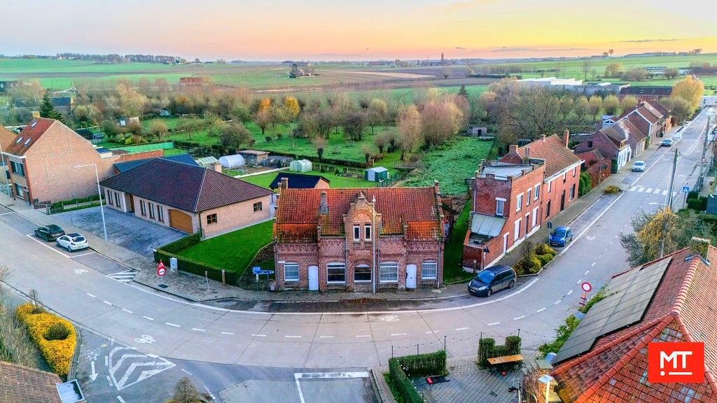 Hoofdfoto van de publicatie: Te renoveren alleenstaande woning in de dorpskern van Wulvergem (Heuvelland)