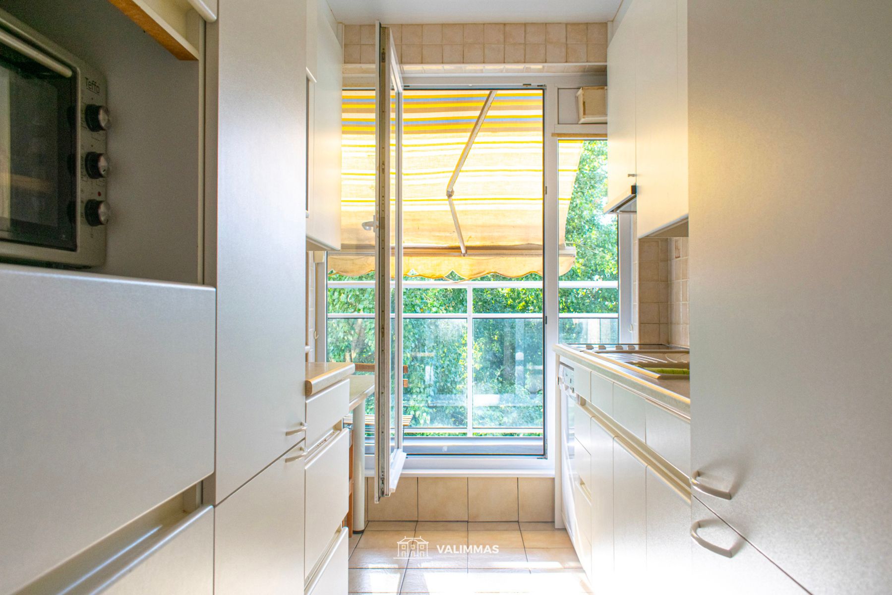 Verzorgd, energiezuinig appartement met mooi terras & kelder foto 5