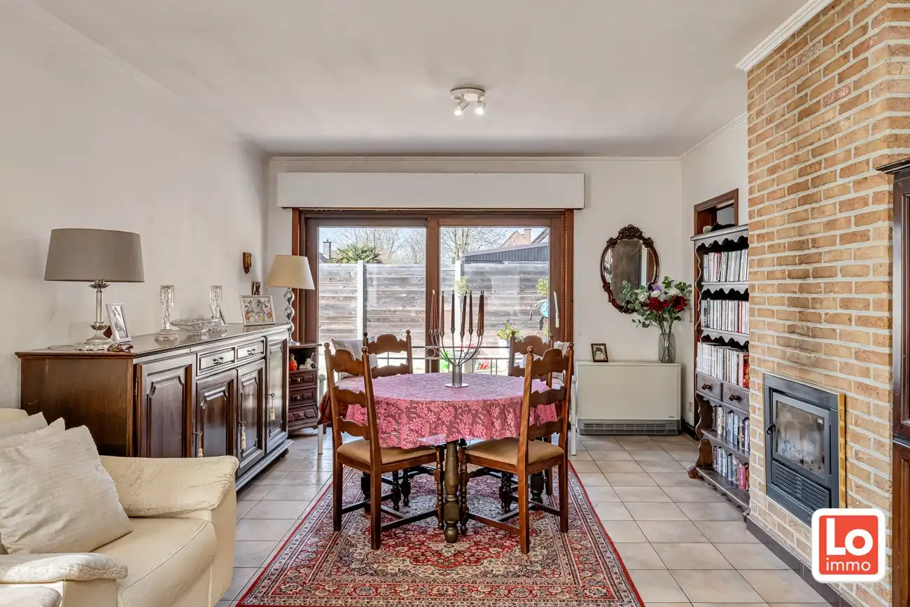 Gelijkvloerse open woning met dubbele inpandige garage en zonnige tuin op een toplocatie nabij het centrum van Lochristi! foto 5