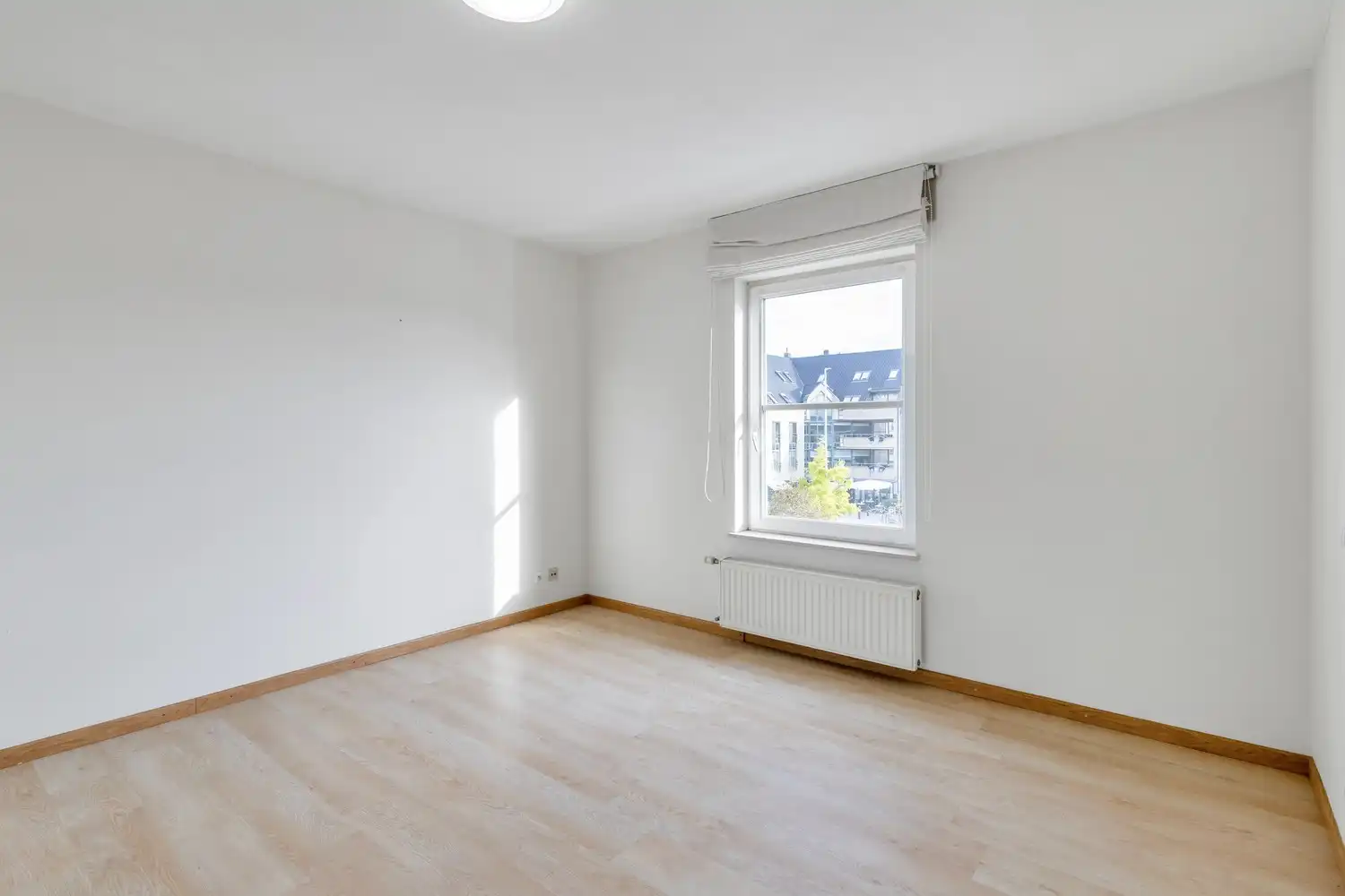 Ruim, licht en zorgeloos wonen in het hart van Lanaken! foto 19