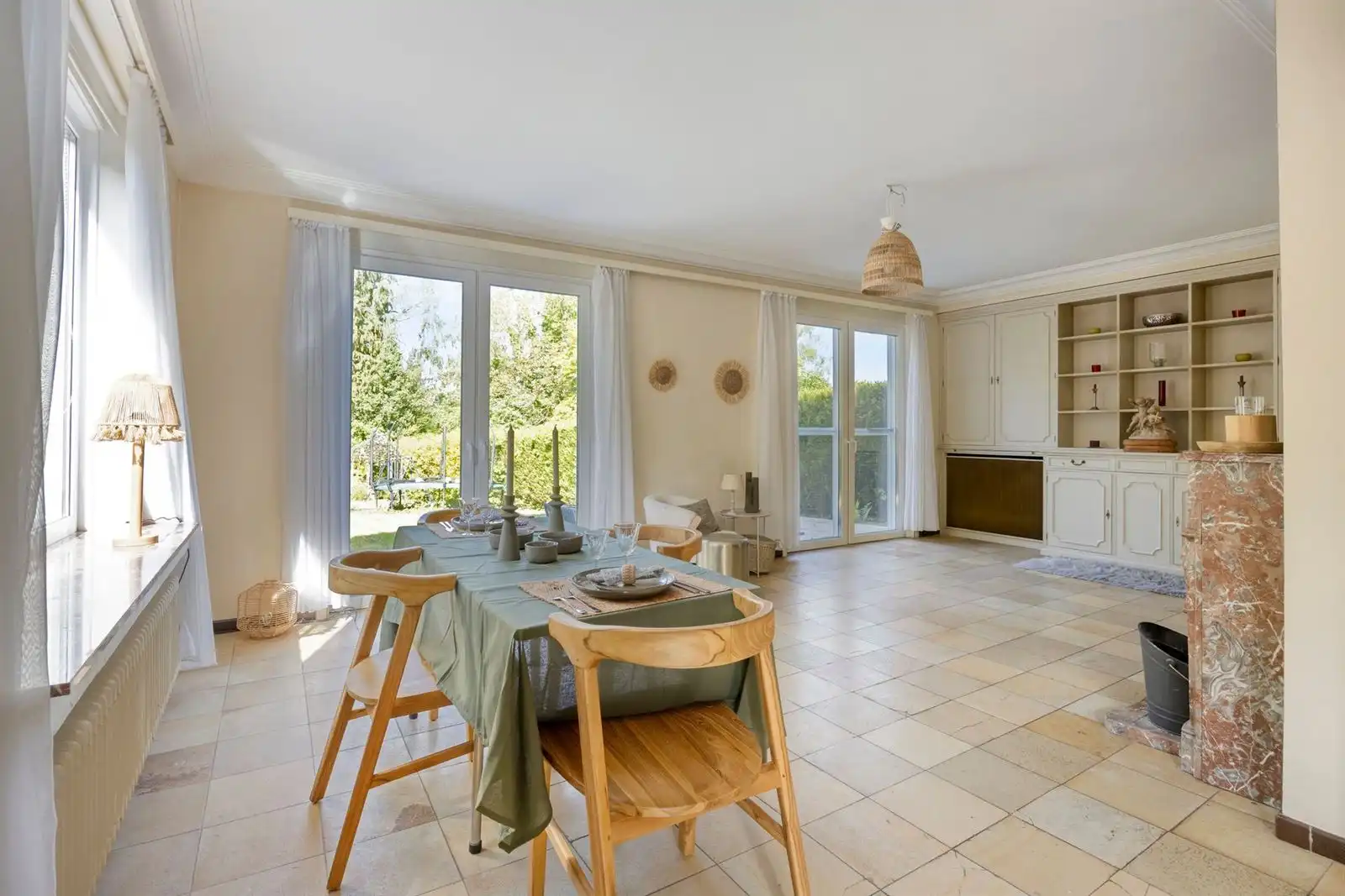 Ruime villa (230m²) met 3 slaapkamers + bureau op 6a 38ca foto 8