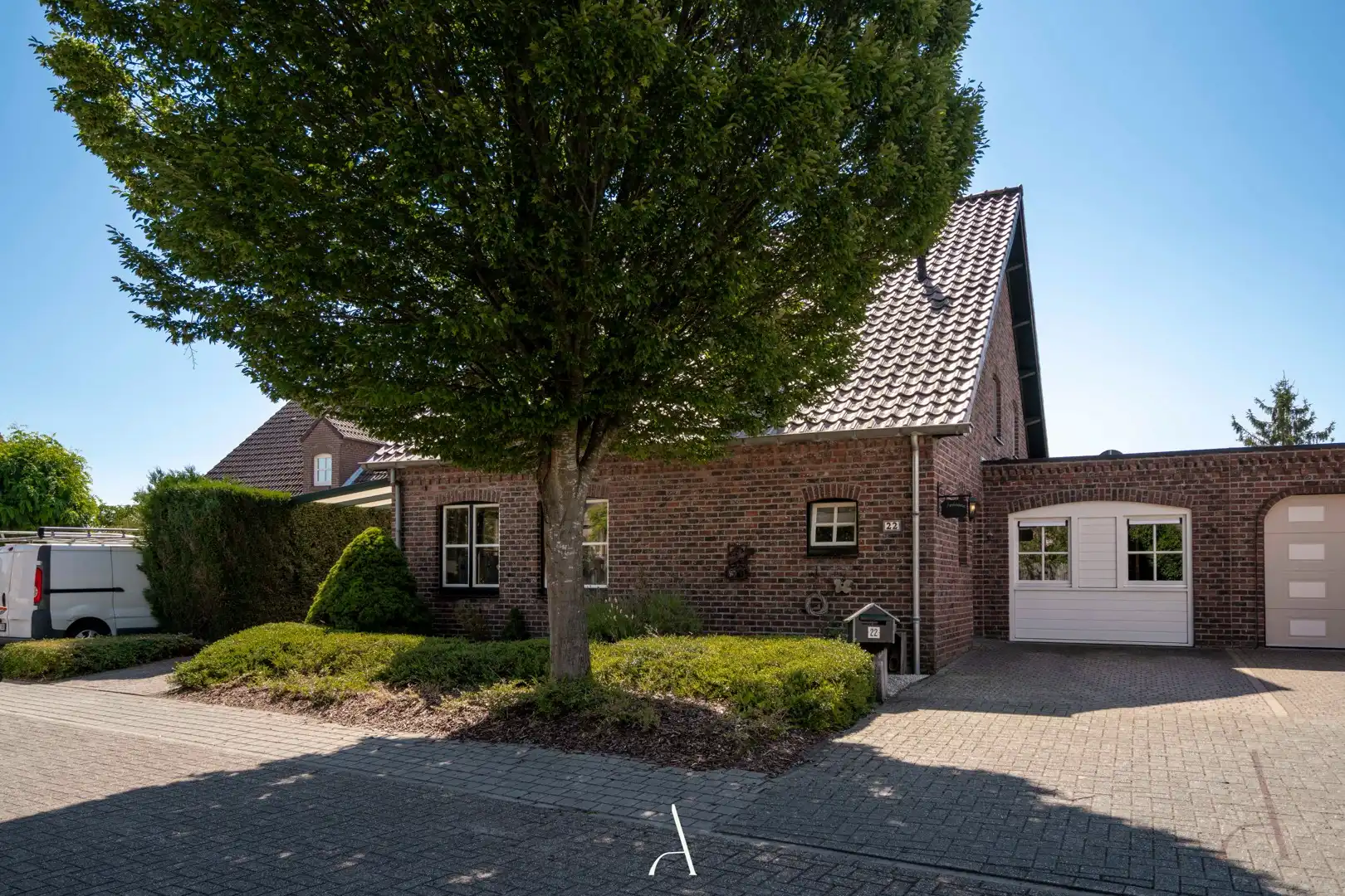 Ruime en verzorgde gezinswoning met 4 slaapkamers op 496 m² in Molenbeersel foto 17