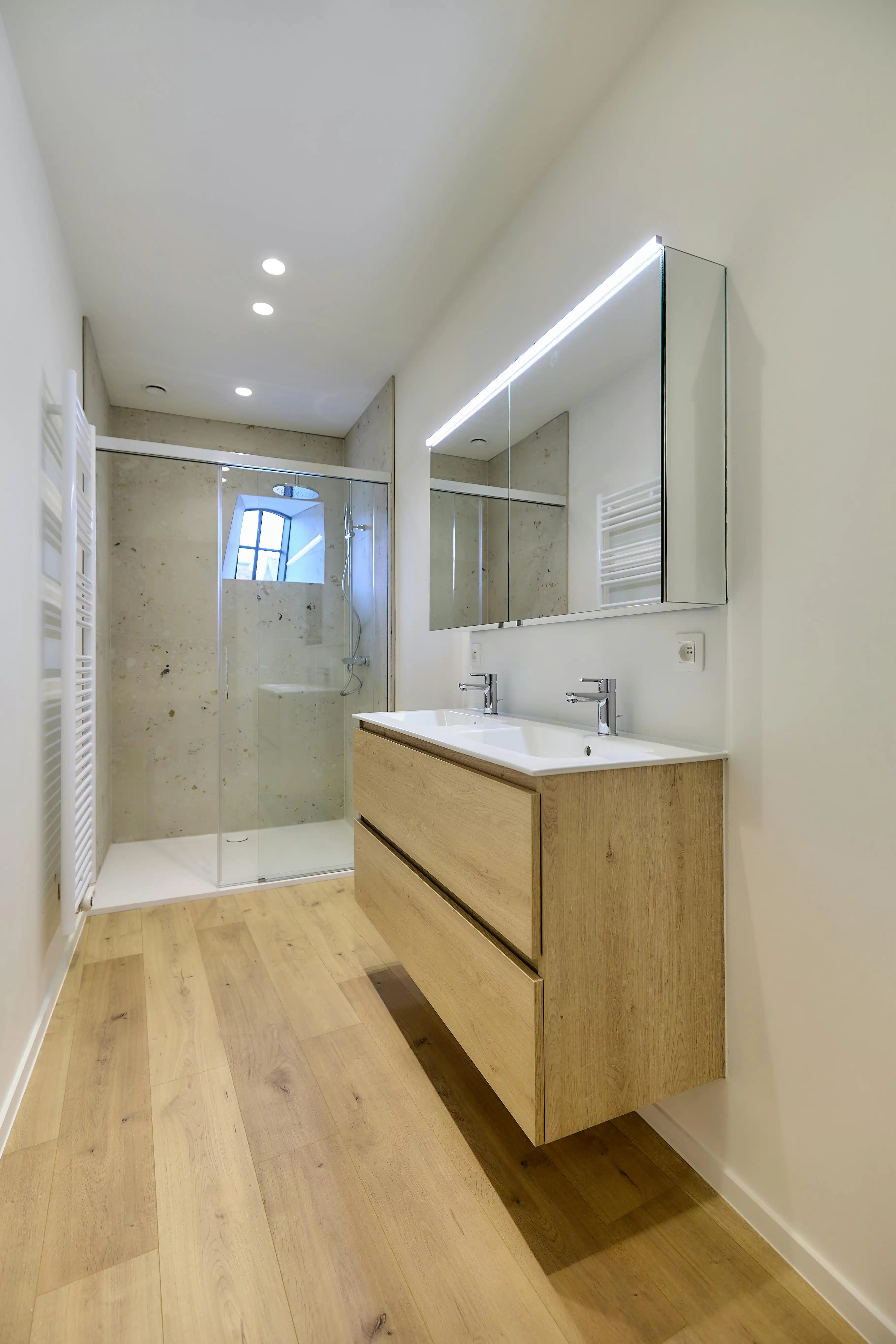 Uniek herenhuis MET LIFT foto 30