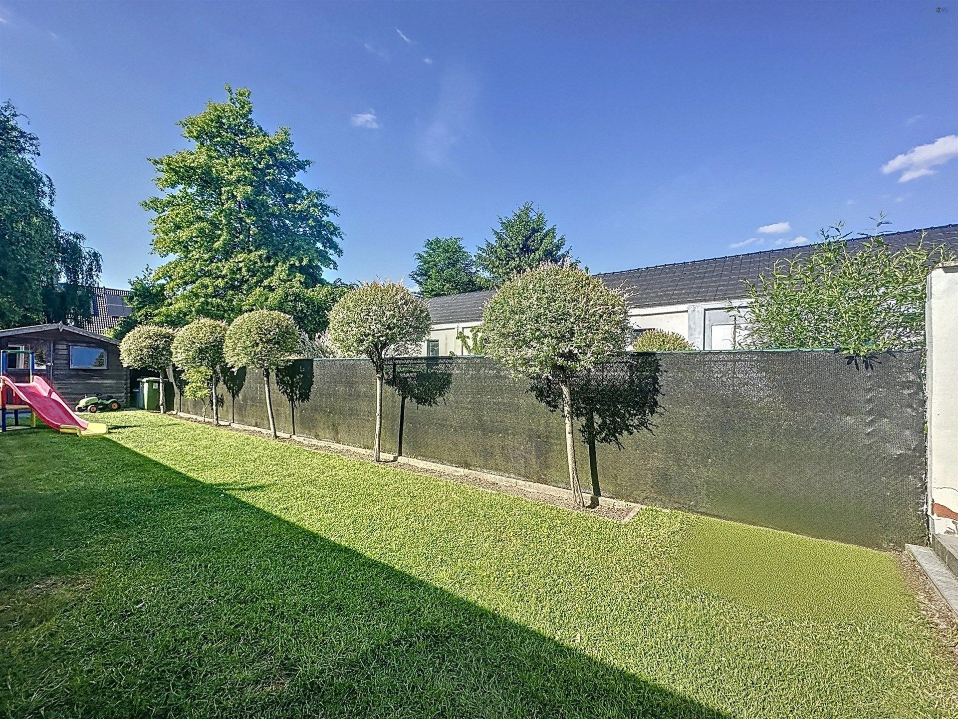 Energiezuinige, instapklare woning met 4 slaapkamers en prachtige tuin in Sint-Niklaas foto 20
