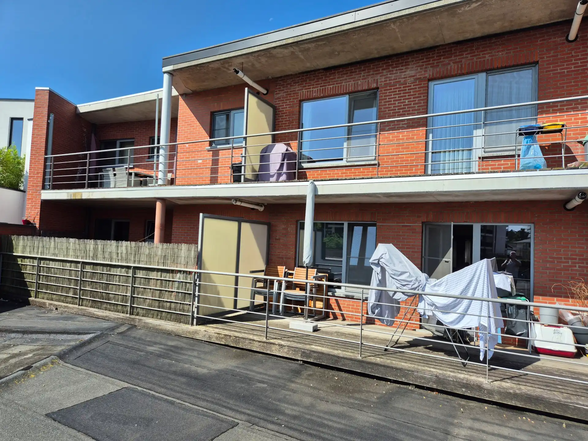 TE KOOP: appartementsblok met handelsgelijkvloers foto 14