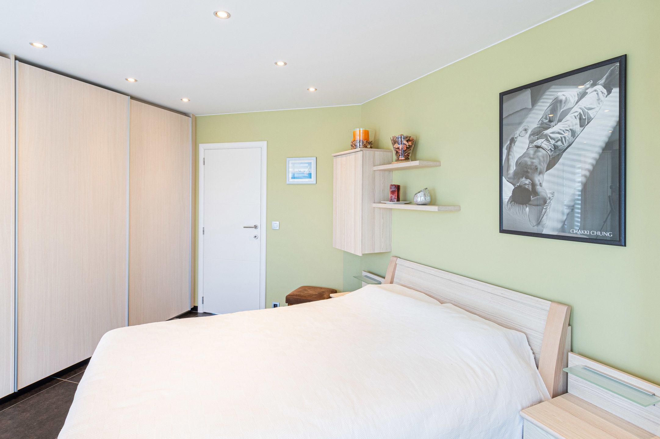 Prachtig gelijkvloers appartement met tuin & dubbele carport foto 16