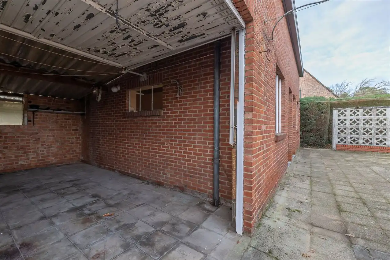 Vrijstaande woning met 3slk in verkeersluwe straat foto 27