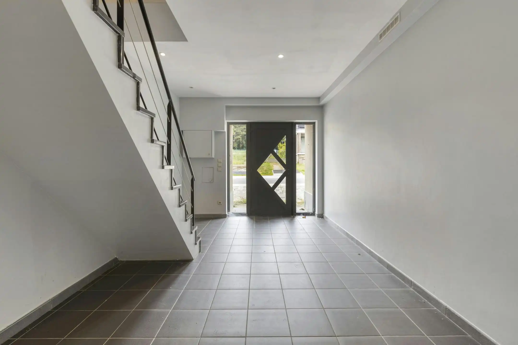 Opbrengsteigendom met 2 appartementen en hangaar te Lummen foto 21