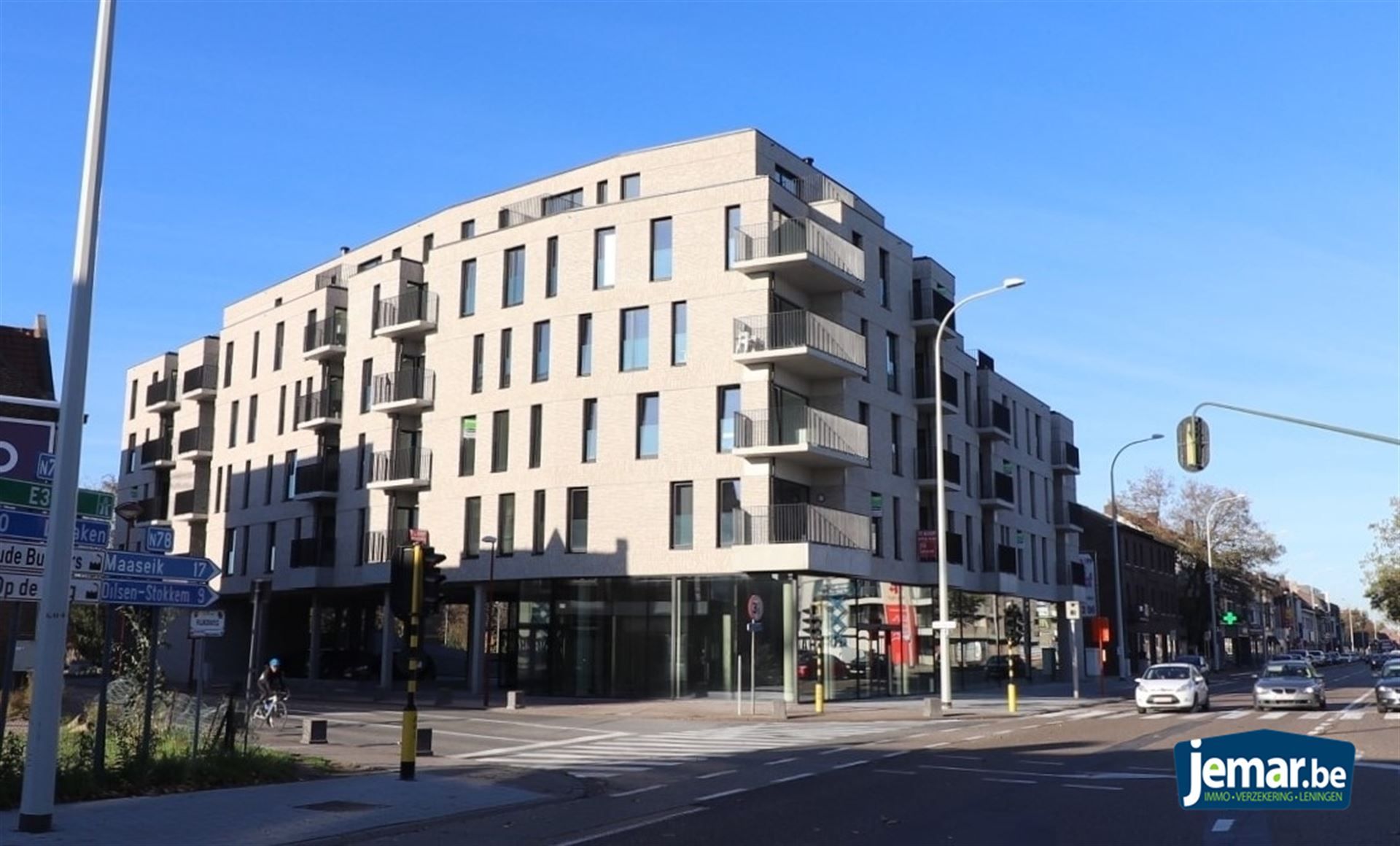 Appartement foto {{pictureIndex}}