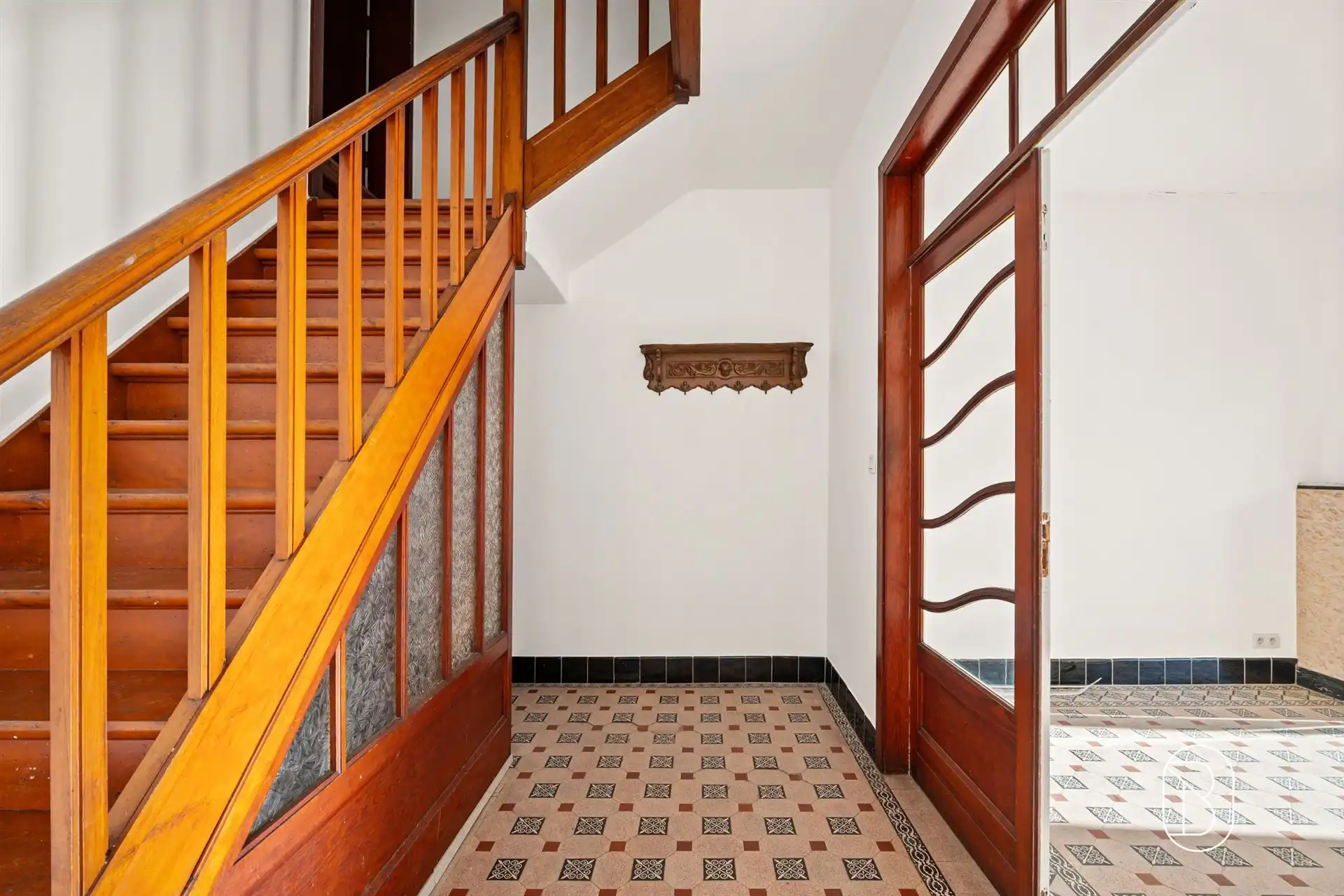 Karaktervolle herenwoning met 5 slaapkamers te Harelbeke foto 3