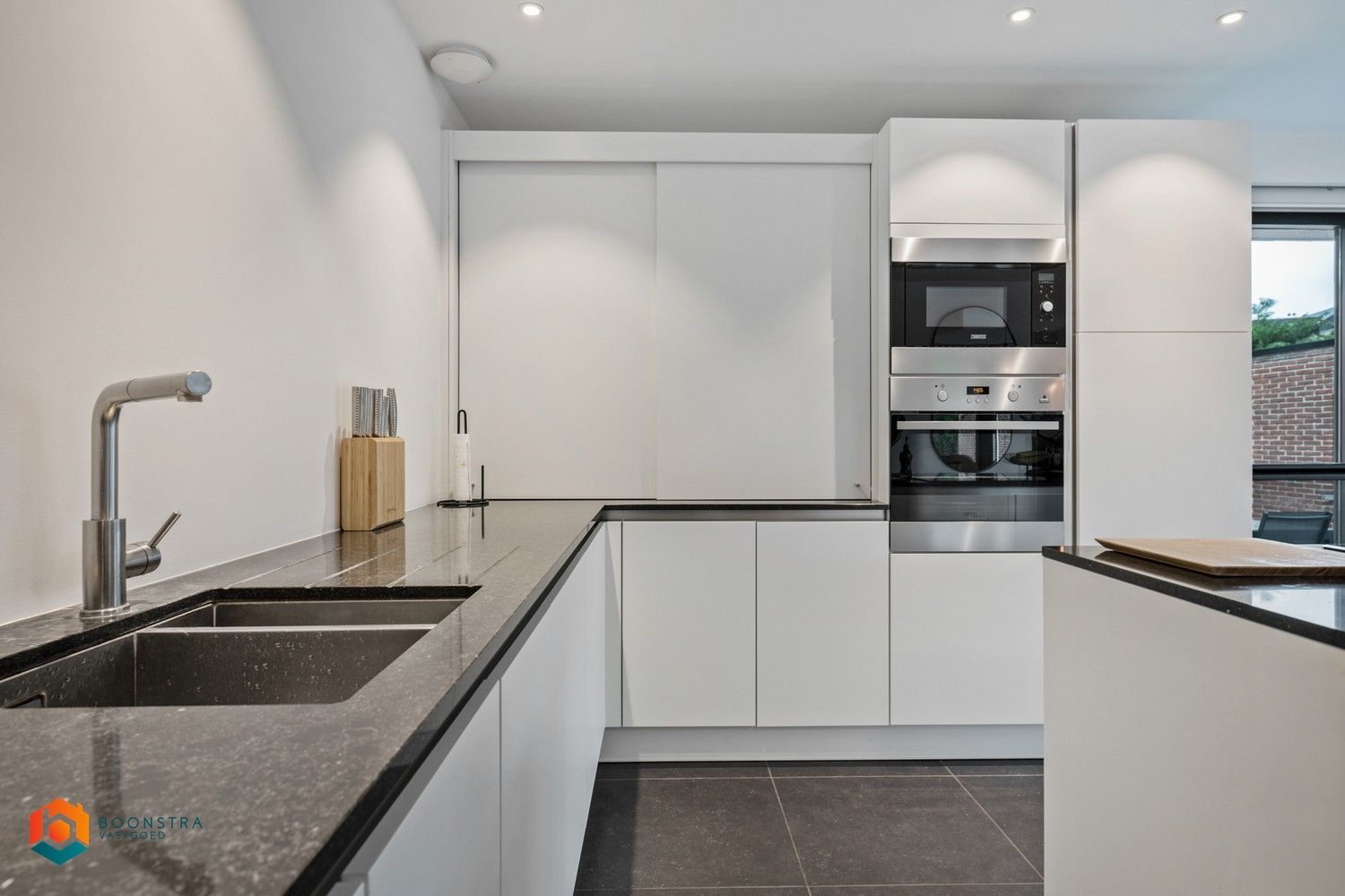 Gerenoveerde woning met 4 slpkrs te Mechelen foto 8