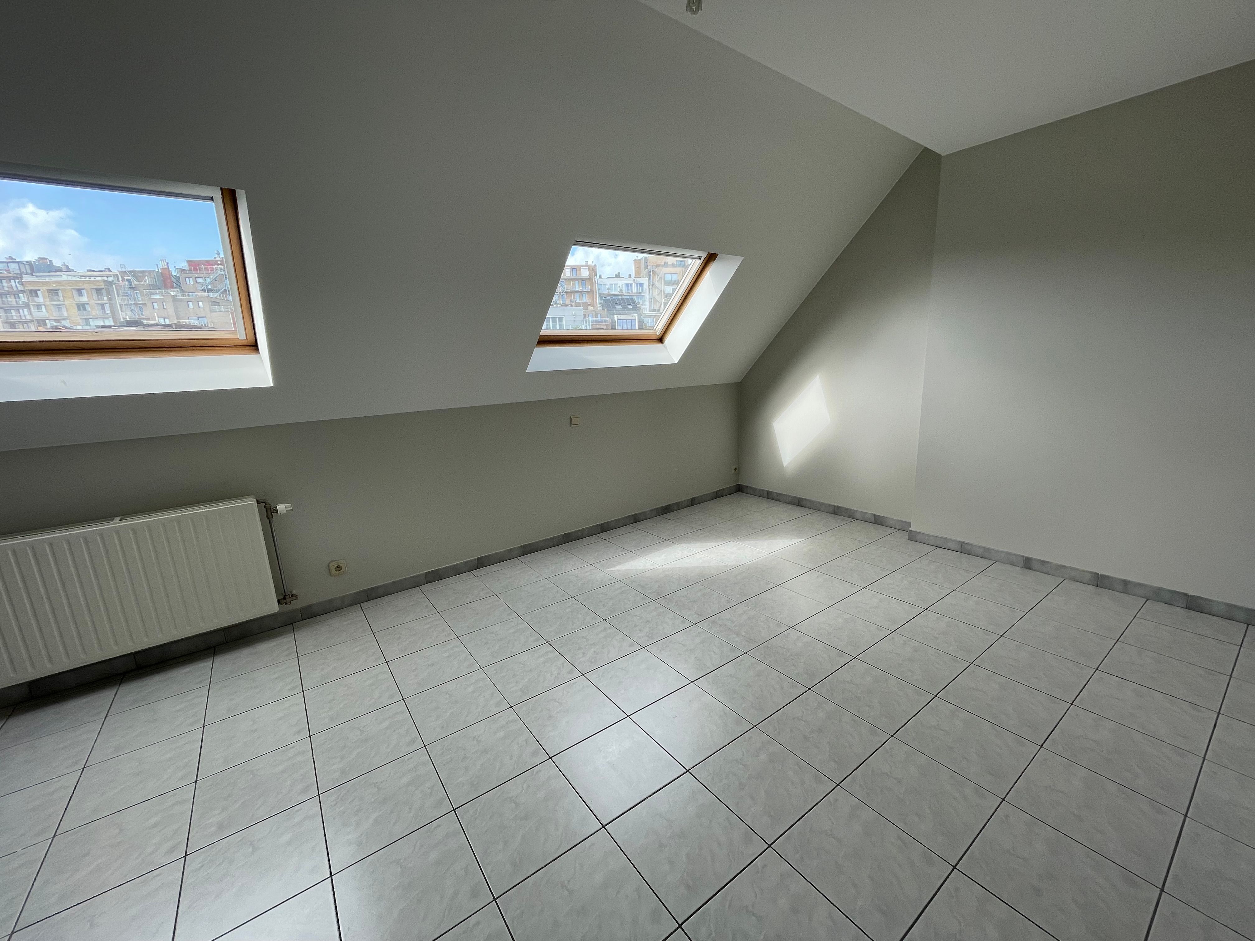 Mooi duplexappartement met drie slaapkamers en twee zongerichte terrassen. foto 20