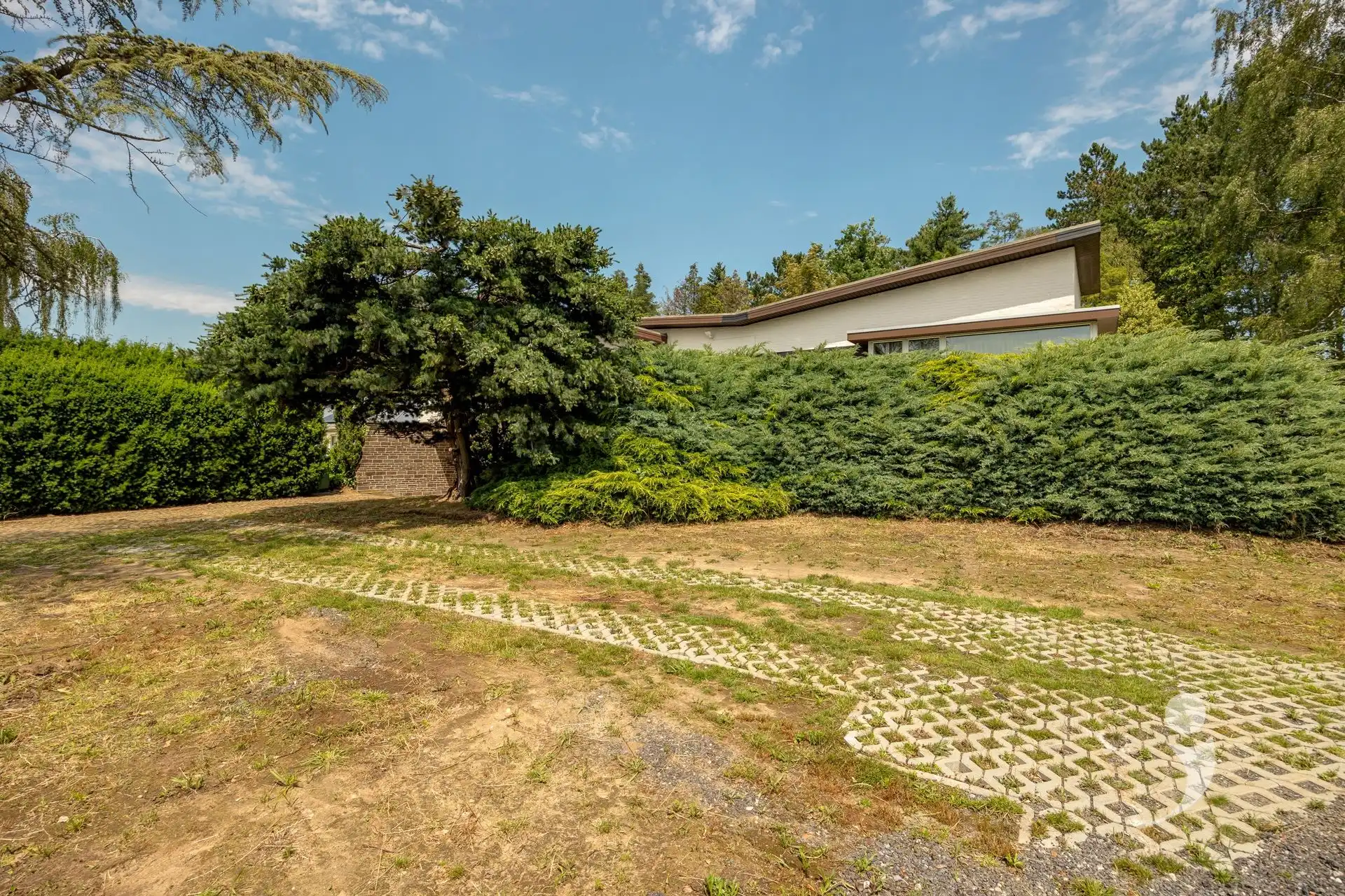Ruime te renoveren woning!  foto 34