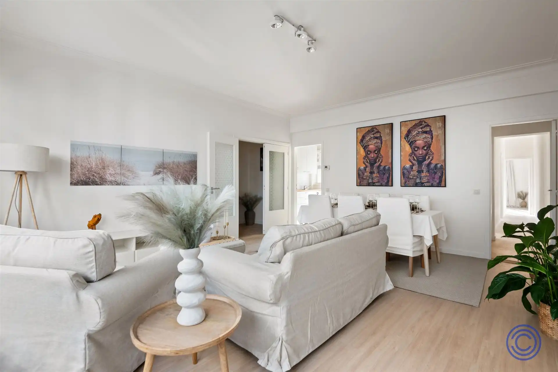 2026 gerenoveerd, instapklaar 3-slpk appartement! foto 9