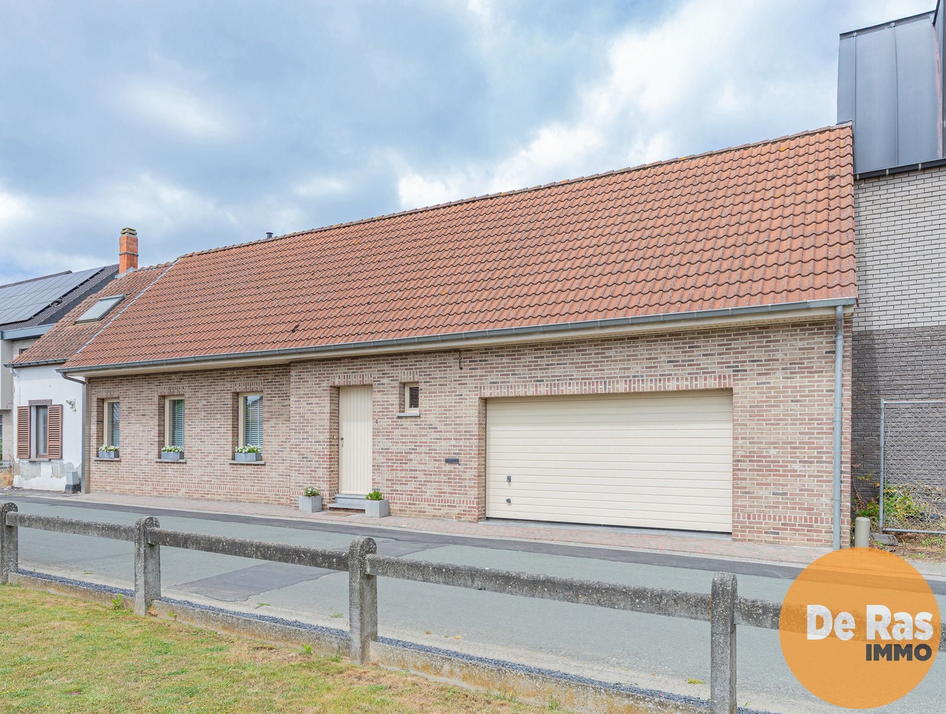NIEUWERKERKEN–Gezellige woning met terras, centrale ligging! foto 22