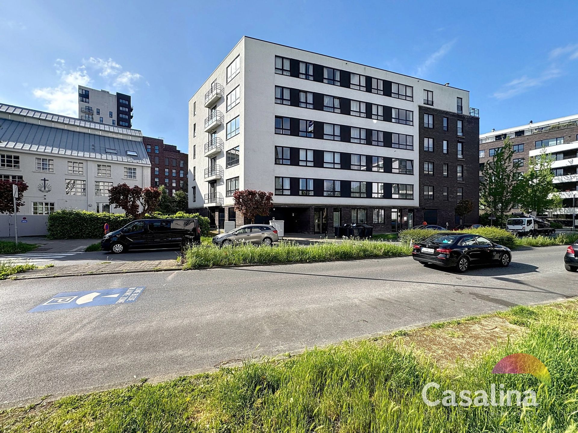 Appartement (82m²) met 2 slpk, terras, kelder en parking. foto {{pictureIndex}}
