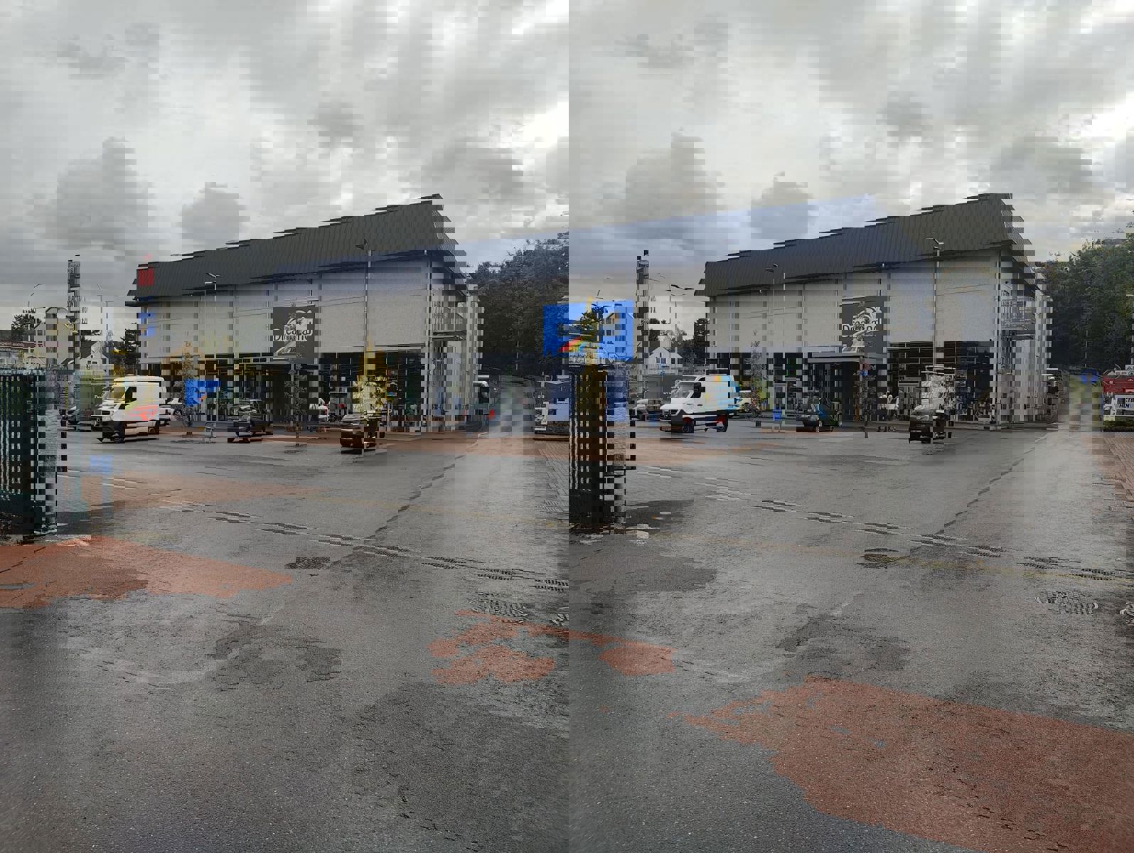 Handelspand 1.784 m² te huur Laneffe met parking foto {{pictureIndex}}