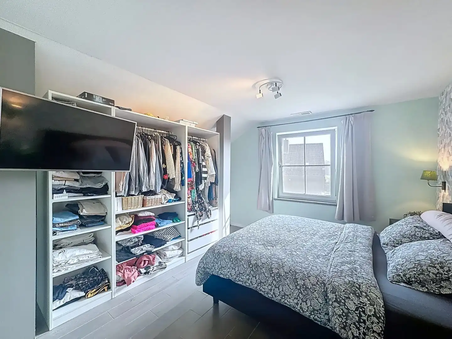 Ruime en recente halfopen bebouwing met 3 volwaardige slaapkamers foto 10