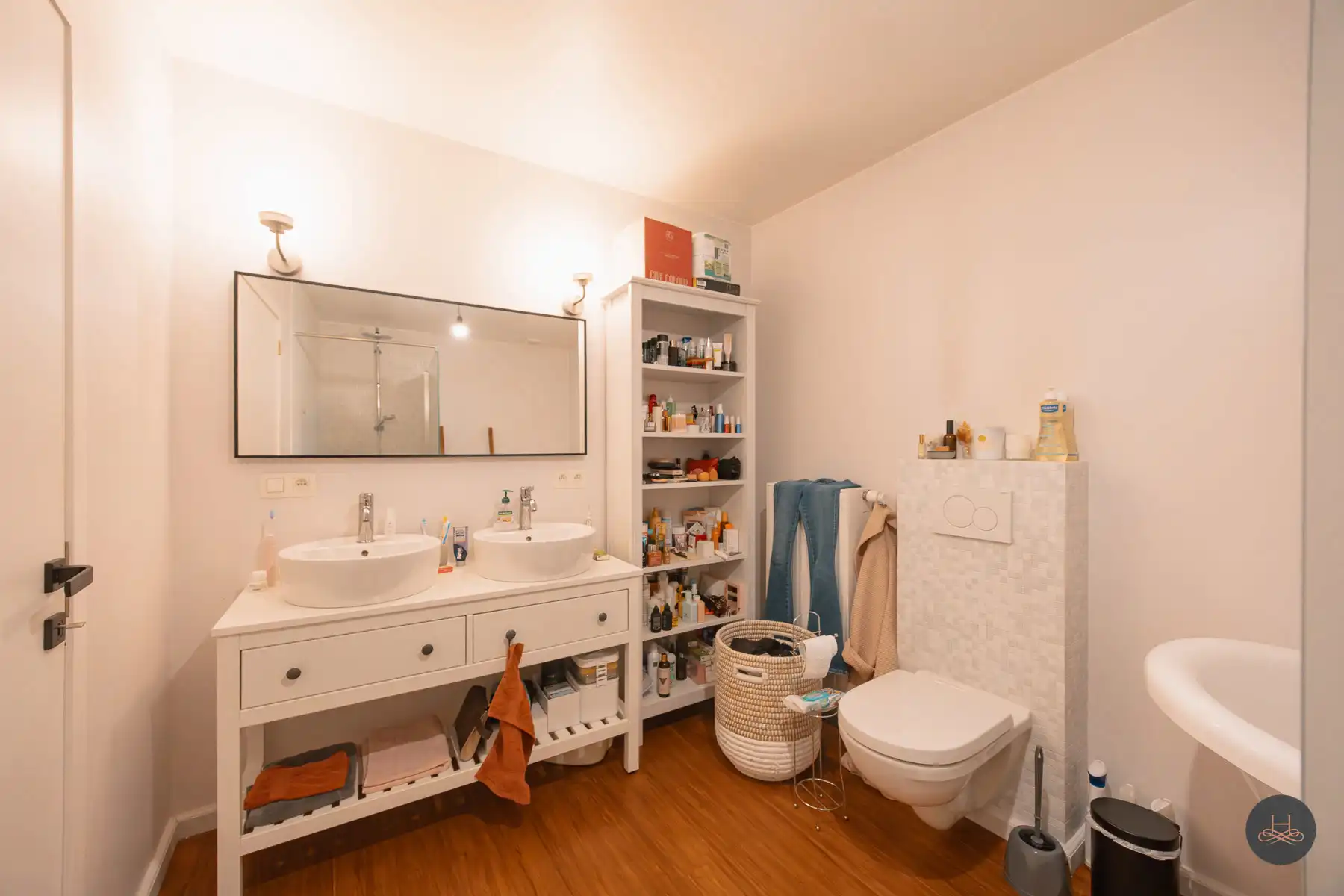 Gerenoveerde en energiezuinige woning met tuin en terrassen foto 19