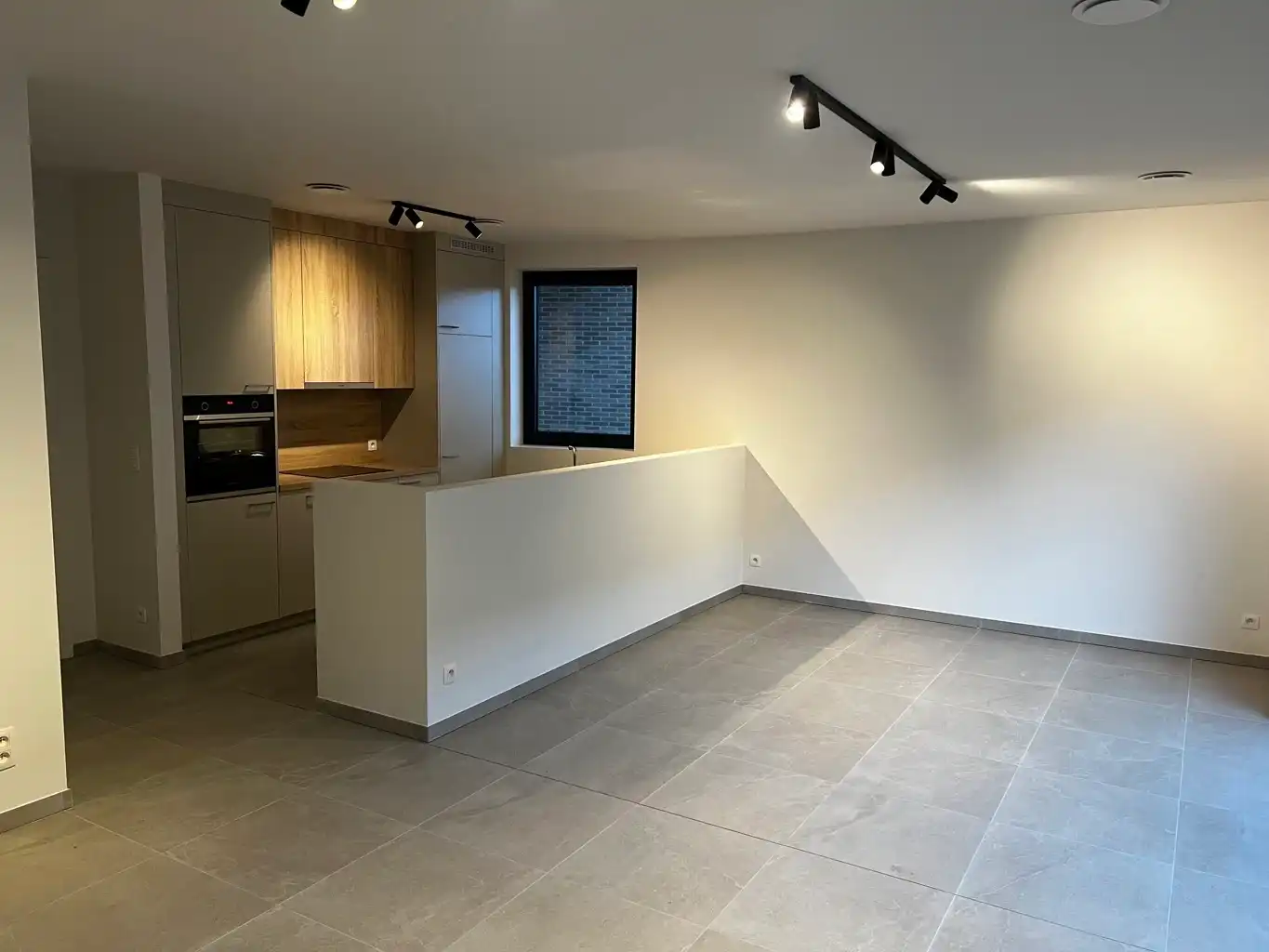 Prachtig gelijkvloers appartement met 1 slpk en terras foto 3