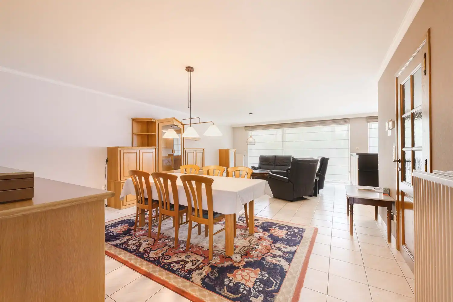 Gelijkvloers appartement met twee garages te Izegem. foto 4