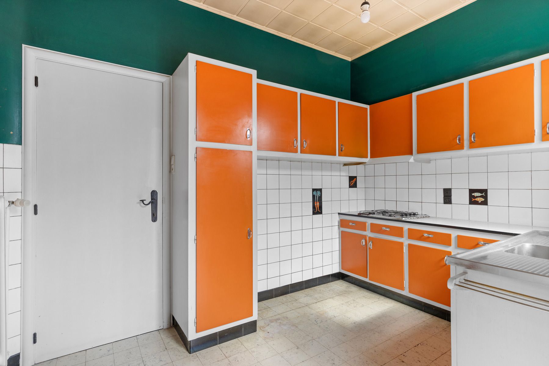 Geheel te renoveren / te slopen woning in residentiële wijk foto 8