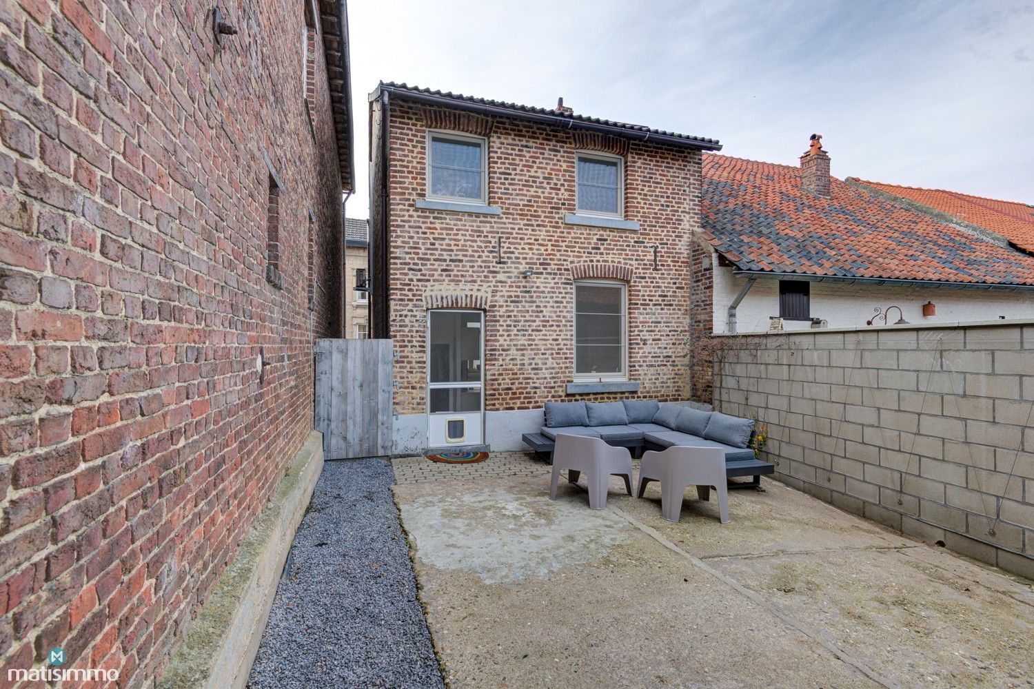 INSTAPKLARE WONING MET ZONNEPANELEN EN PRACHTIGE TUIN TE TONGEREN foto 19