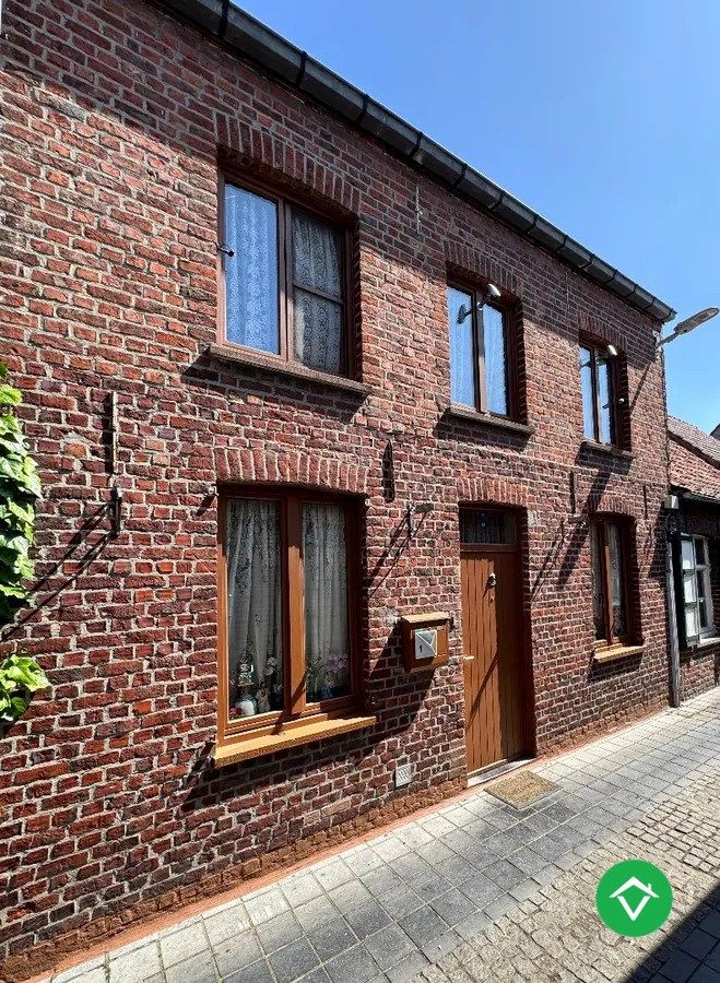 Hoofdfoto van de publicatie: Instapklare woning met 4 slaapkamers in centrum van Koekelare