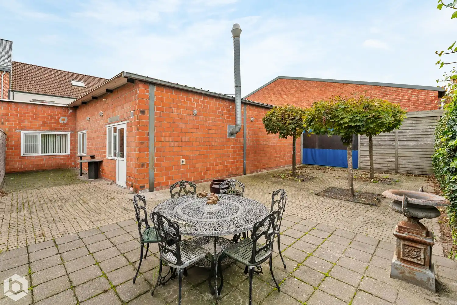 Commercieel pand met ruim appartement op toplocatie in Sint-Katelijne-Waver foto 11