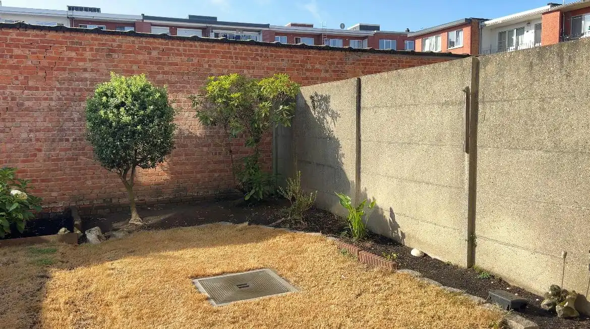 Appartement met 2 slaapkamers, garage en tuin in Deurne! foto 10