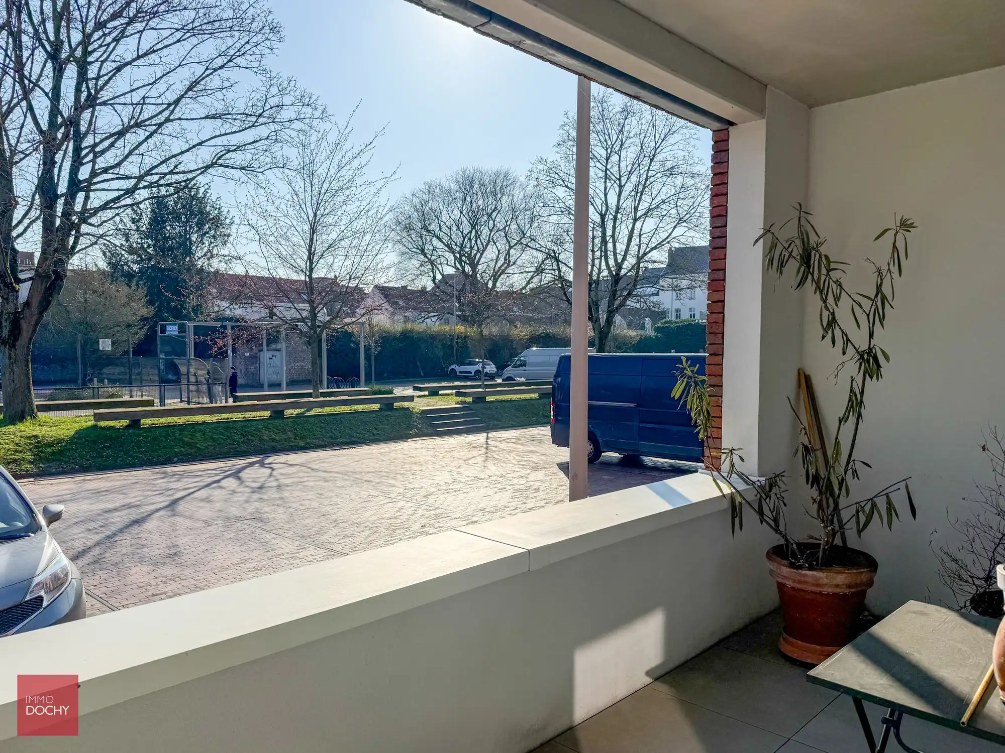 Ruim recent en energiezuinig appartement nabij Sint-Rochuskerk foto 4