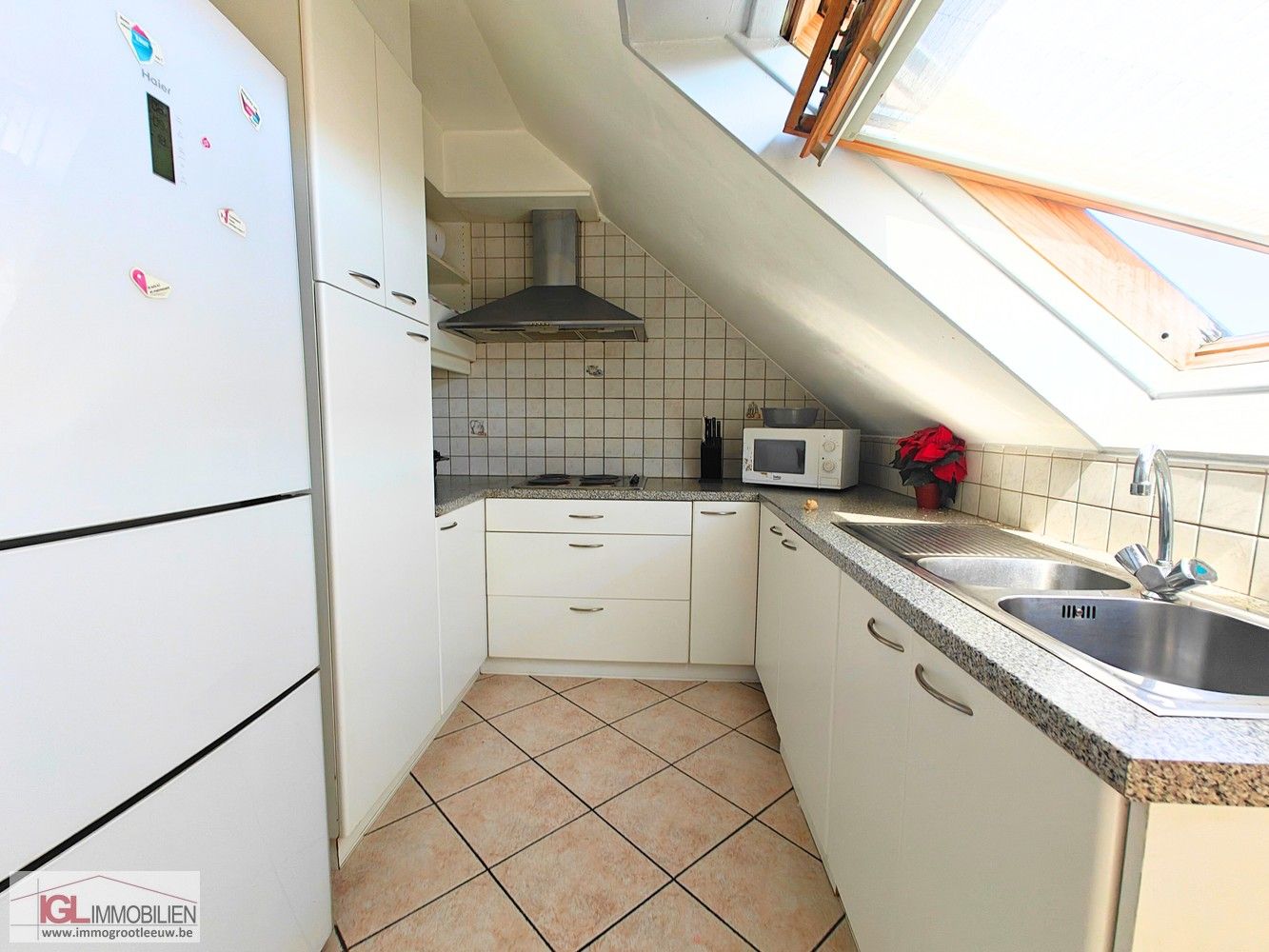 Lichtrijk éénslaapkamer appartement te huur foto 6