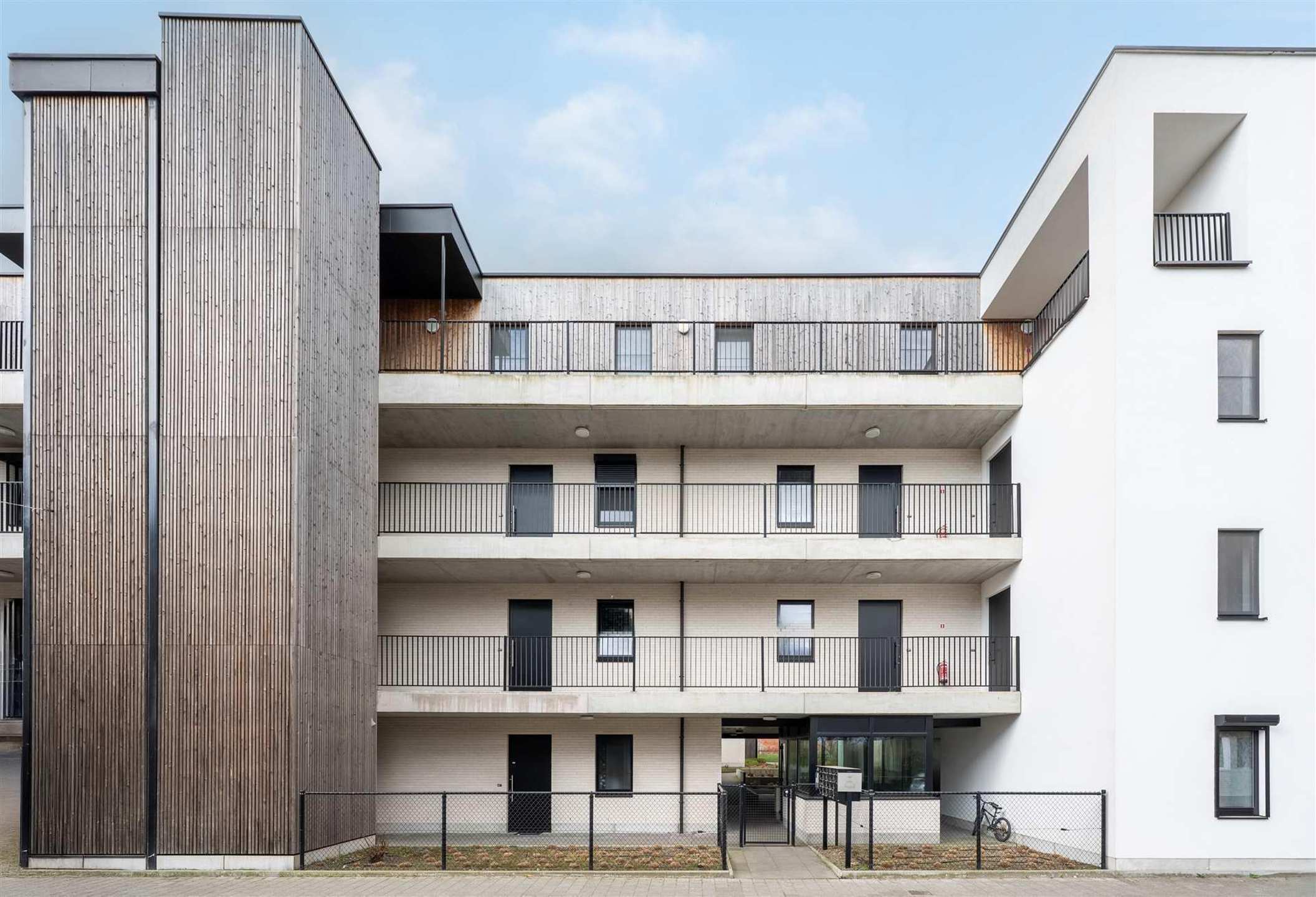 Ruim & modern appartement met groot terras in Steendorp foto 14