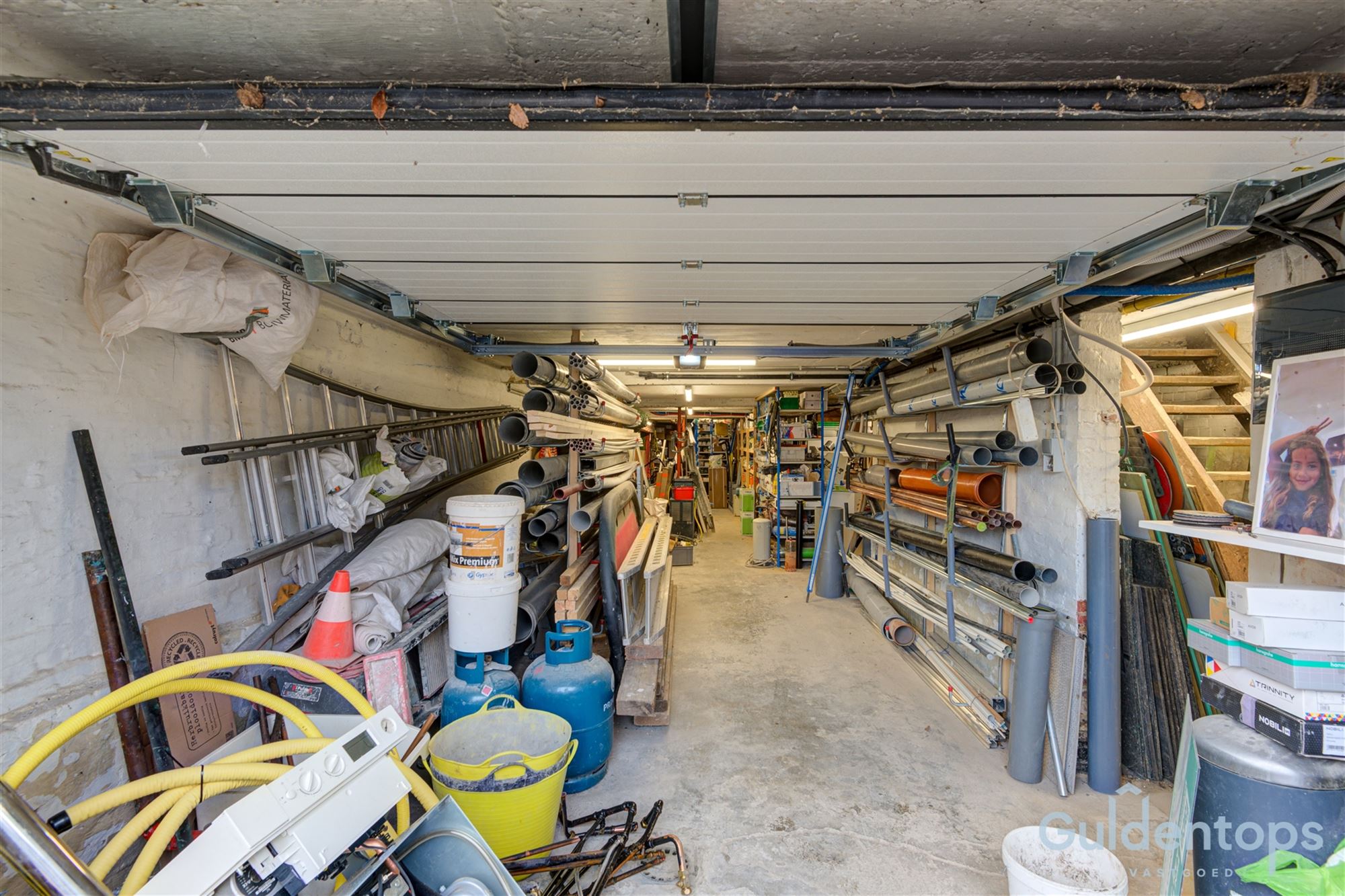 Knap gebouw bestaande uit 2 appartementen én magazijn foto 25