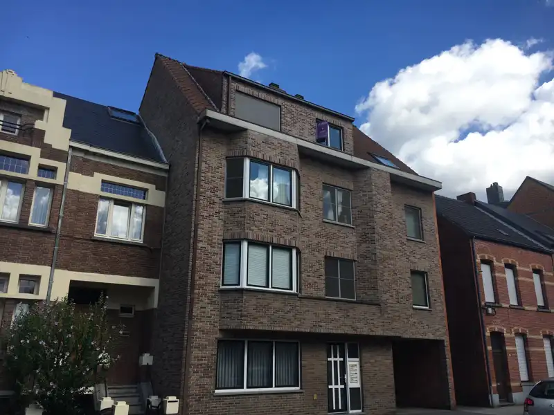 RUIM CENTRAAL GELEGEN APPARTEMENT MET 2 SLAAPKAMERS IN HET CENTRUM VAN GEEL foto {{pictureIndex}}