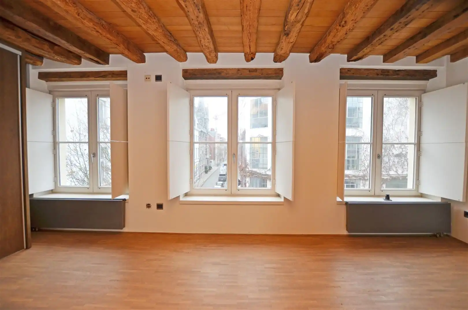 Uniek neoclassicistisch herenhuis met handelspand & duplexwoning foto 14