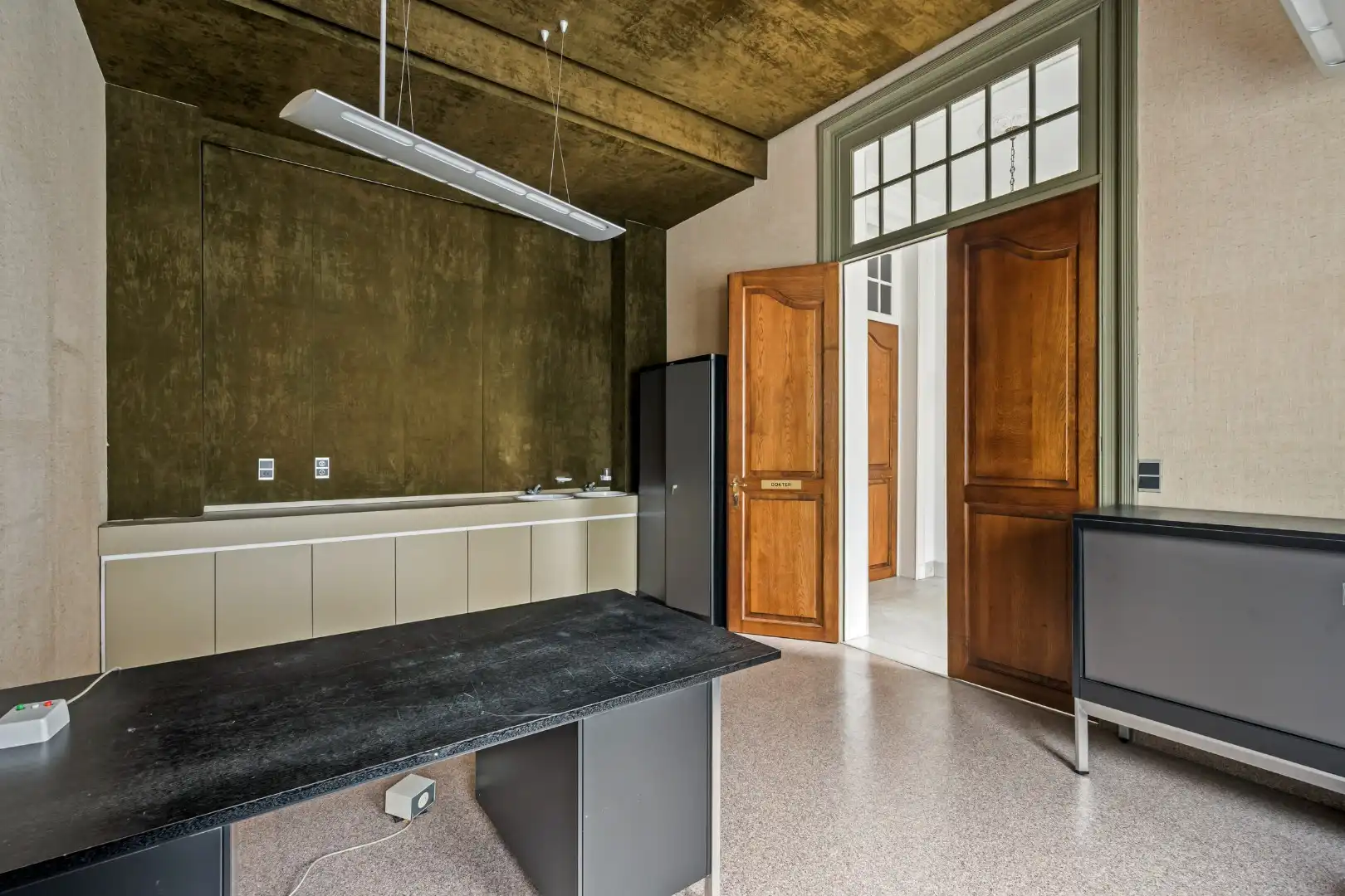 Prachtig herenhuis met 7 slaapkamers in het centrum van Roeselare foto 8