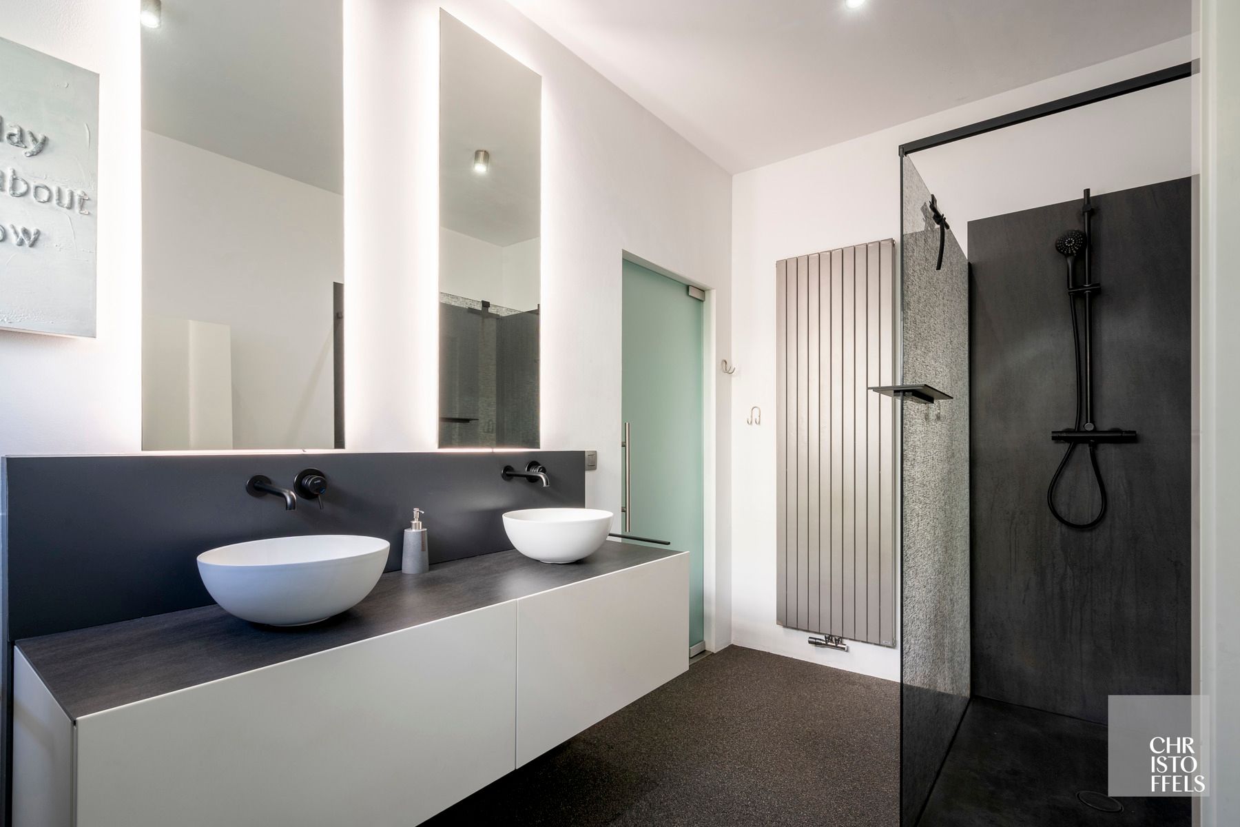 Moderne villa van 320m2 met verwarmd buitenzwembad foto 9