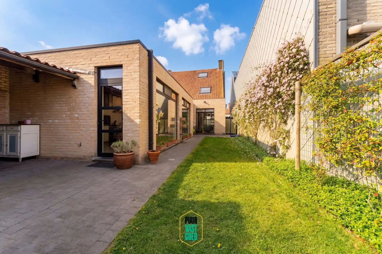 Gerenoveerd ruim woonhuis met zuidgerichte tuin in de dorpskom temidden van de polders foto 21
