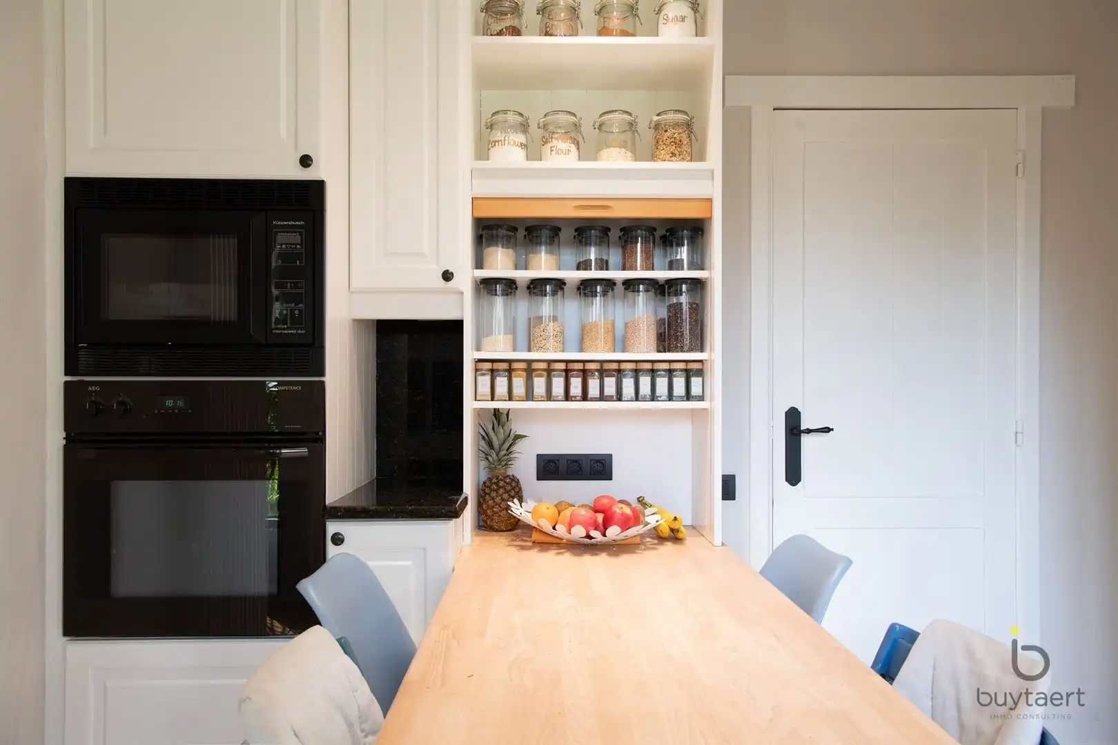  KARAKTERVOLLE WONING MET VIJF SLAAPKAMERS EN TUIN! foto 9