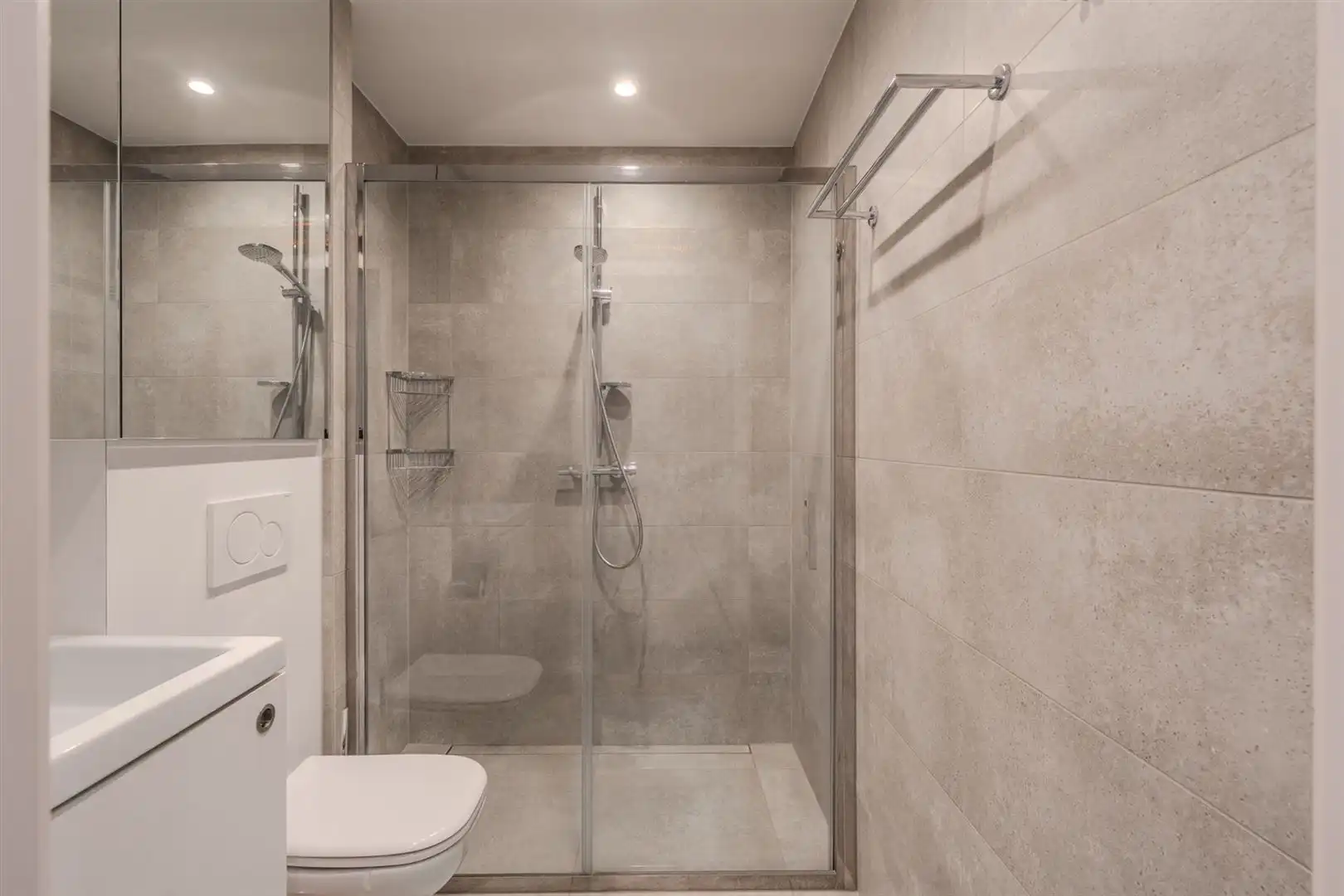 Moderne instapklare studio foto 11