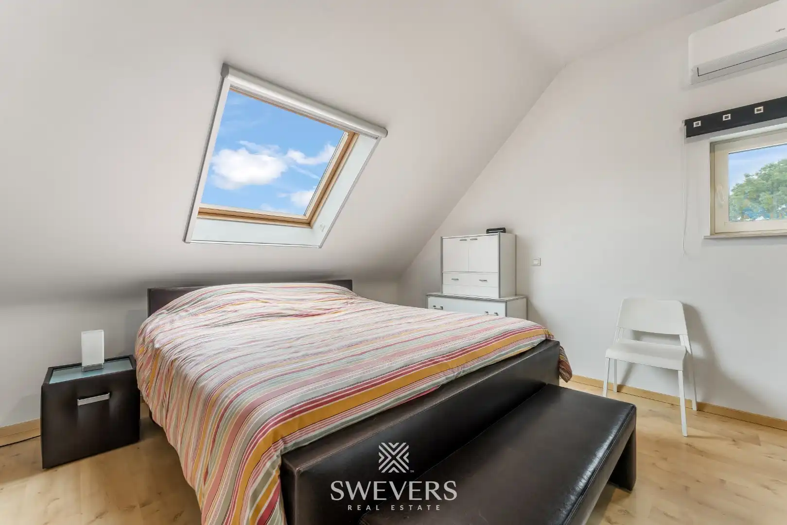 Ruim duplex appartement met 2 slaapkamers en garage foto 20