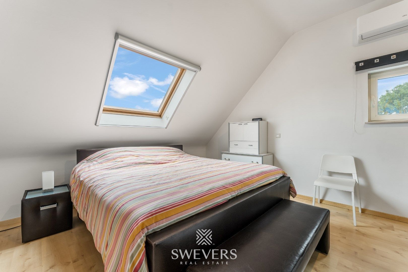 Ruim duplex appartement met 2 slaapkamers en garage foto 20