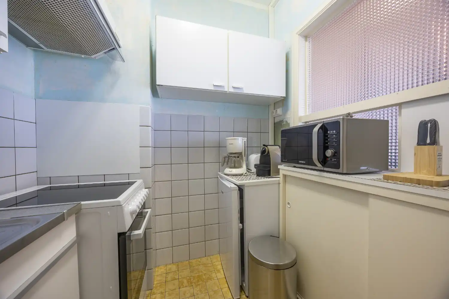 Instapklare studio met zuidgericht terras op topligging vlakbij de Zeedijk! foto 7